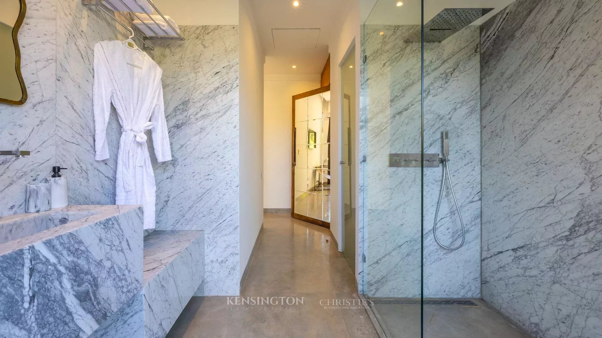 5 Bedroom Villa/Townhouse's Image 36