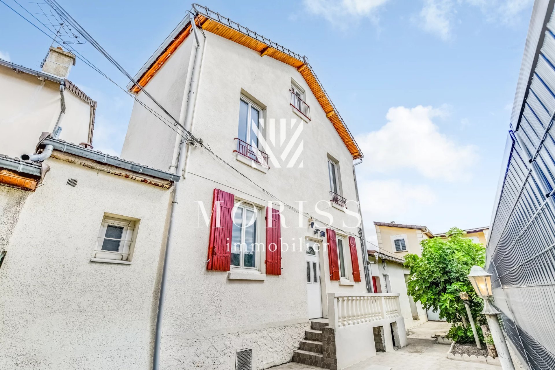 Saint Denis- Maison de 3 pièces + terrasse de 33,m² - Image 1