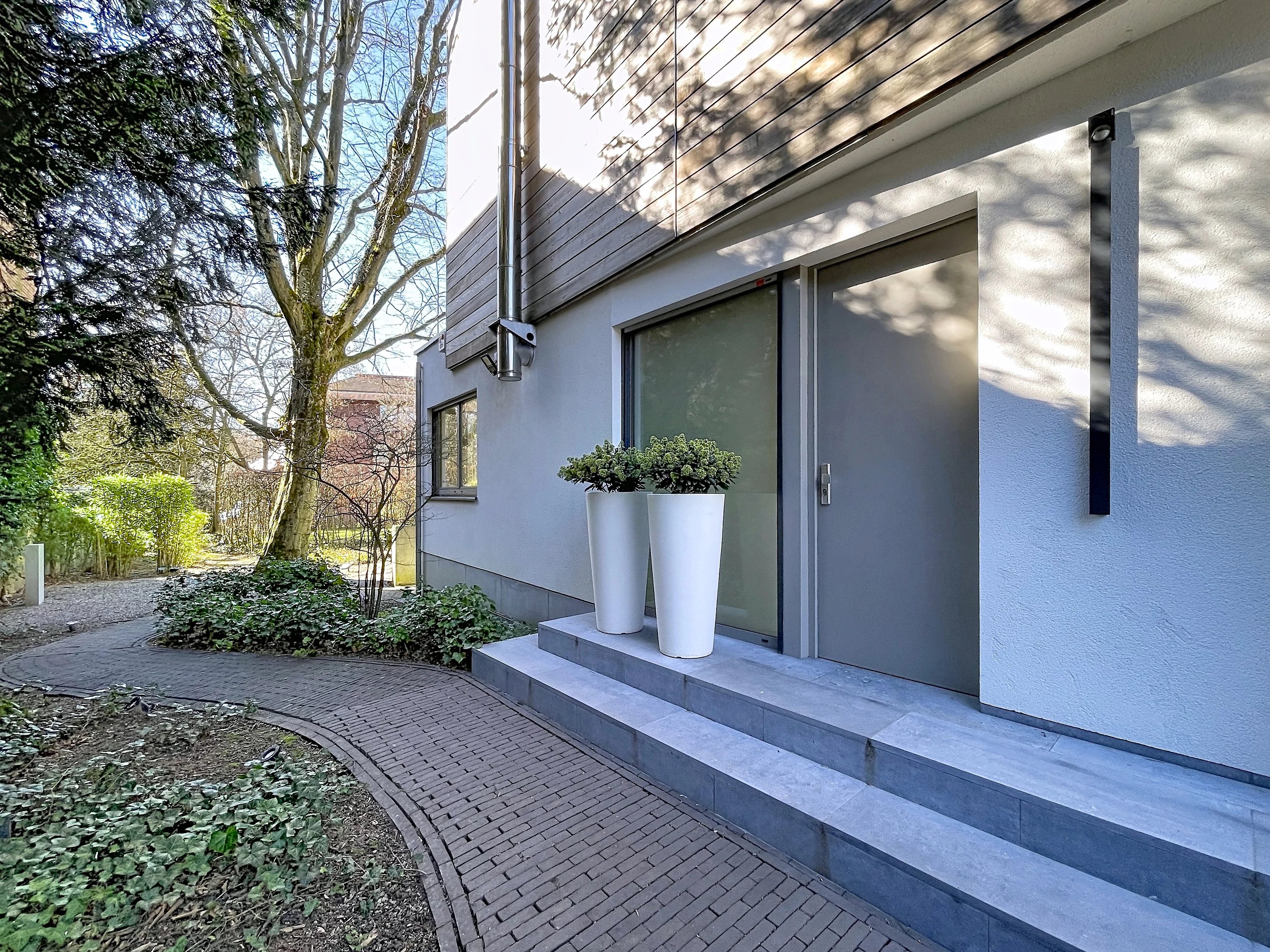 Hamoir- Maison darchitecte rénovée et baignée de lumière