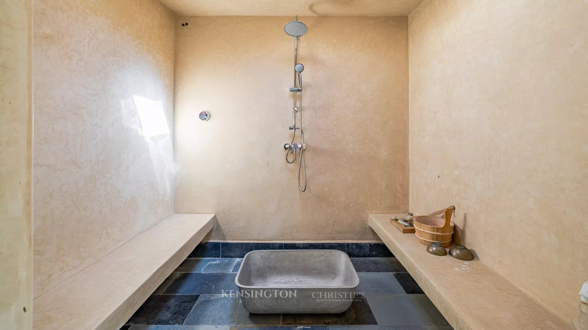 5 Bedroom Villa/Townhouse's Image 12