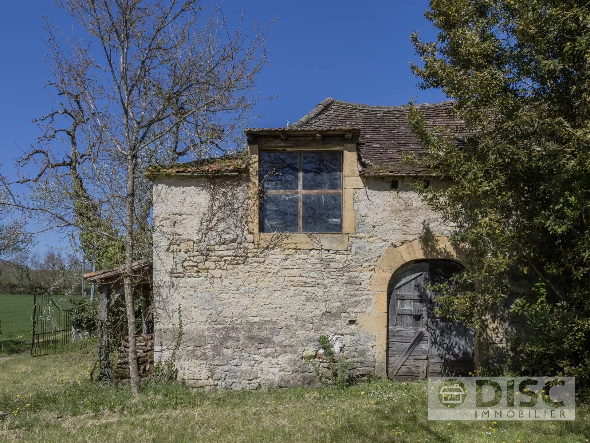 Charmante boerderij met ruime schuur, zelfstandig appartement en een hectare grond