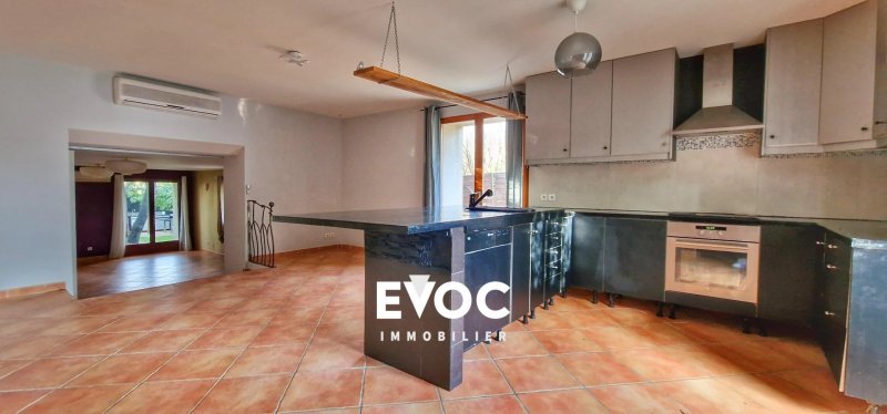 Photo 11 — Maison de caractère à vendre — Saint-Vincent-de-Barbeyrargues — T4 141 m² — Corps de ferme réhabilité — DPE C