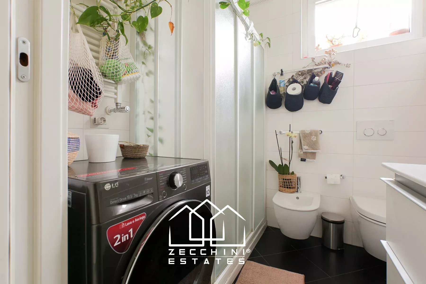 Pleasant one-bedroom with large terrace.
