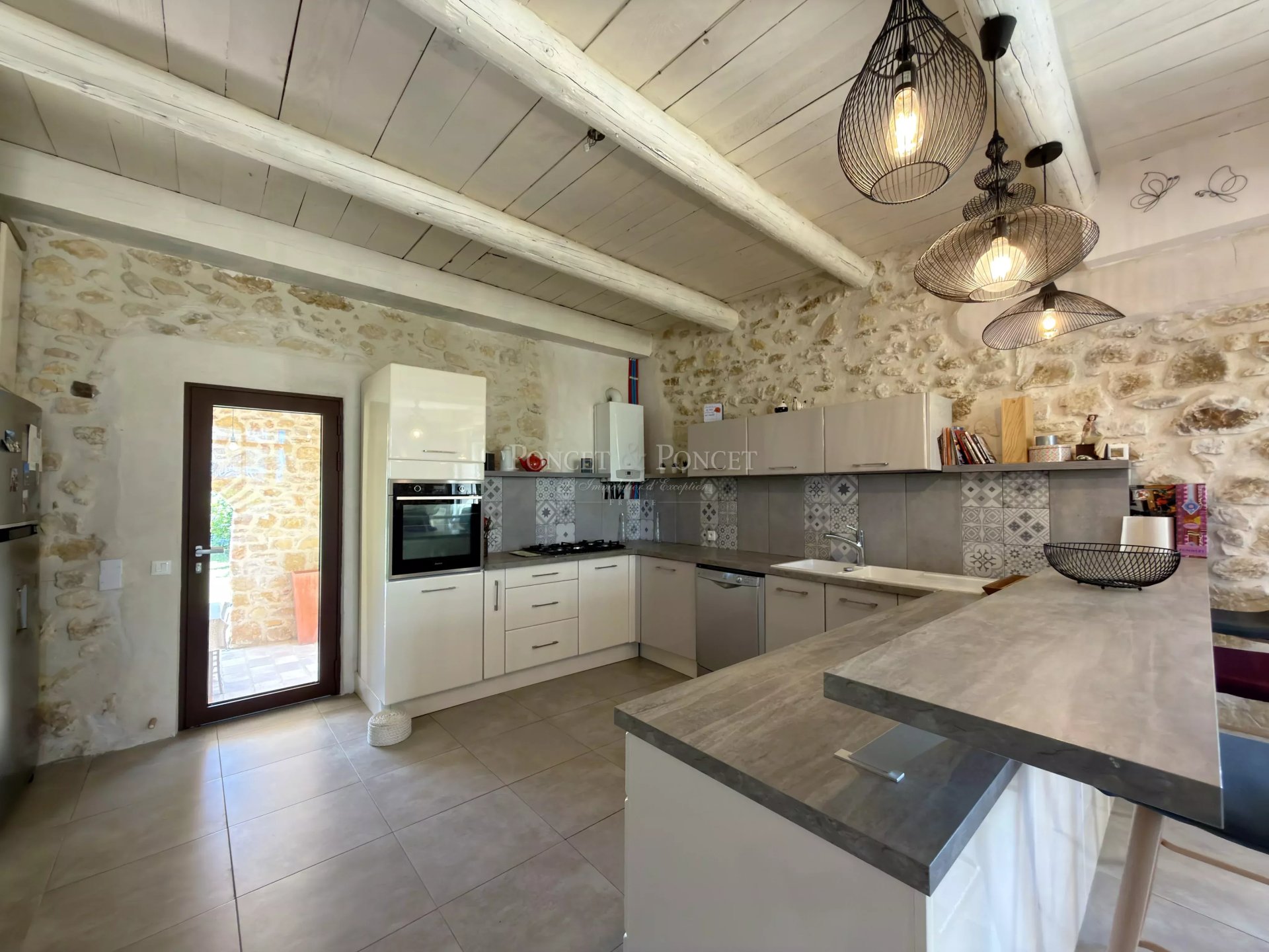 10 Bedroom Villa/Townhouse's Image 22