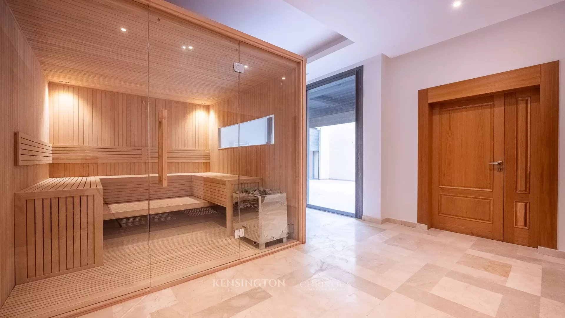 7 Bedroom Villa/Townhouse's Image 44