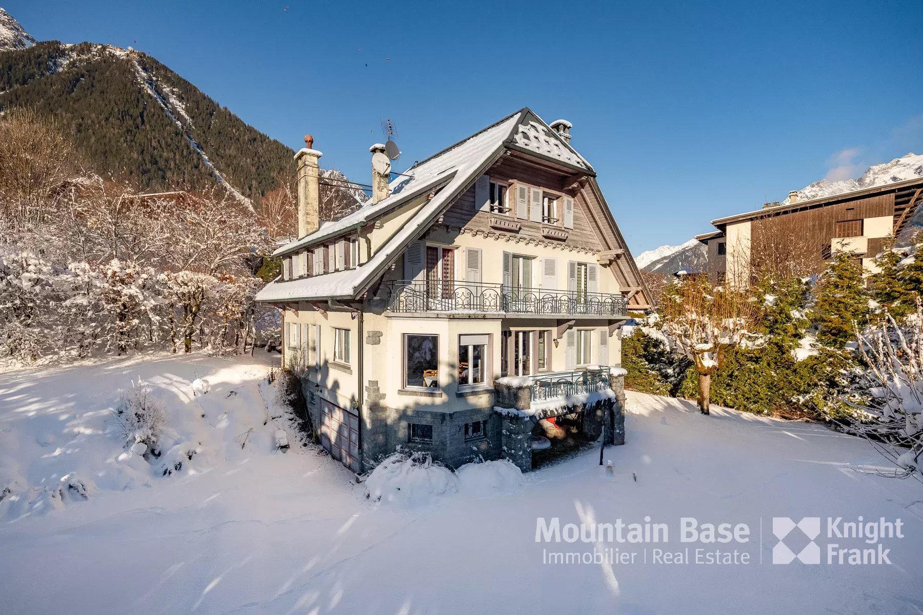 Photo of 1920s period-style, 6-bedroom house with pool in central Chamonix