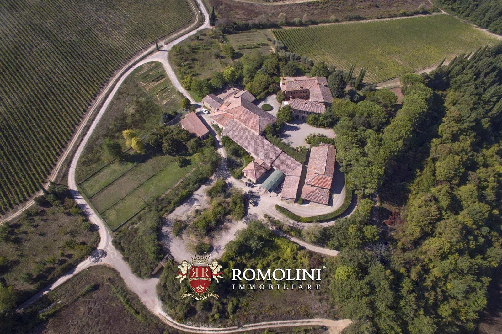 10 Bedroom Vineyard's Image 15