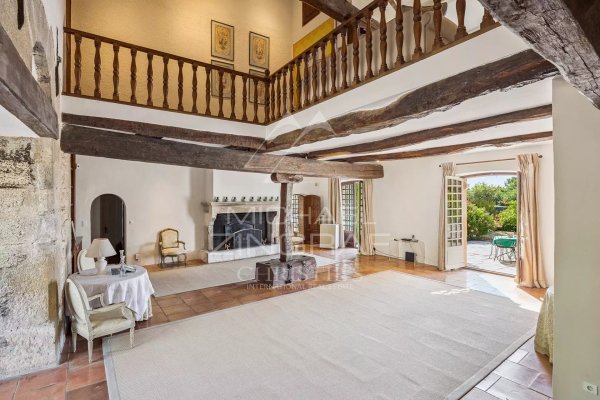 Between Olive Trees and Elegance: A Provençal Gem — photo 2