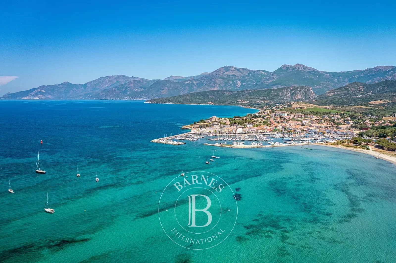 Saint-Florent, exceptional estate, 8 rooms, walking distance to beach, swimming pool, panoramic sea view - picture 22 title=