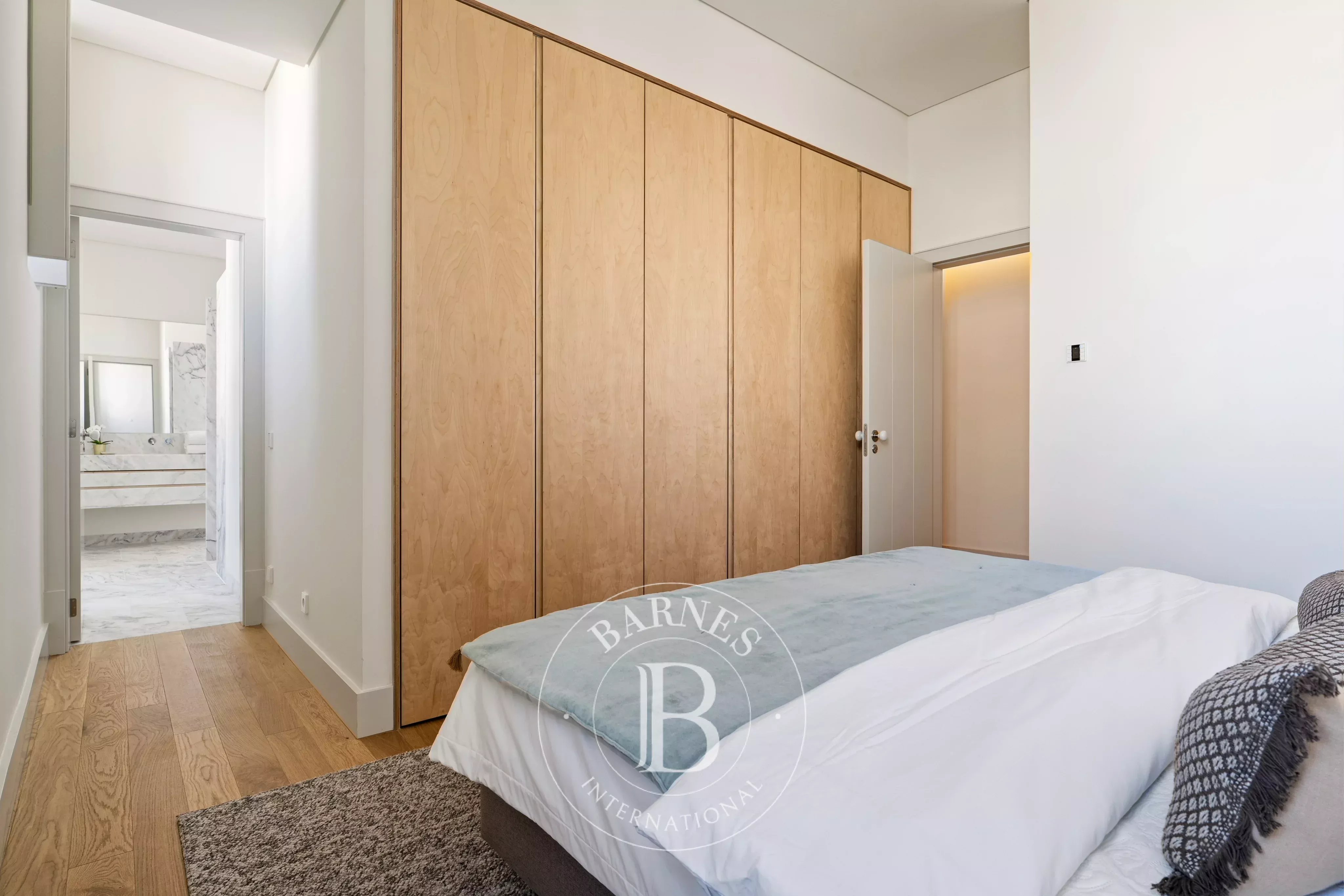 Jardin et vue sur la mer