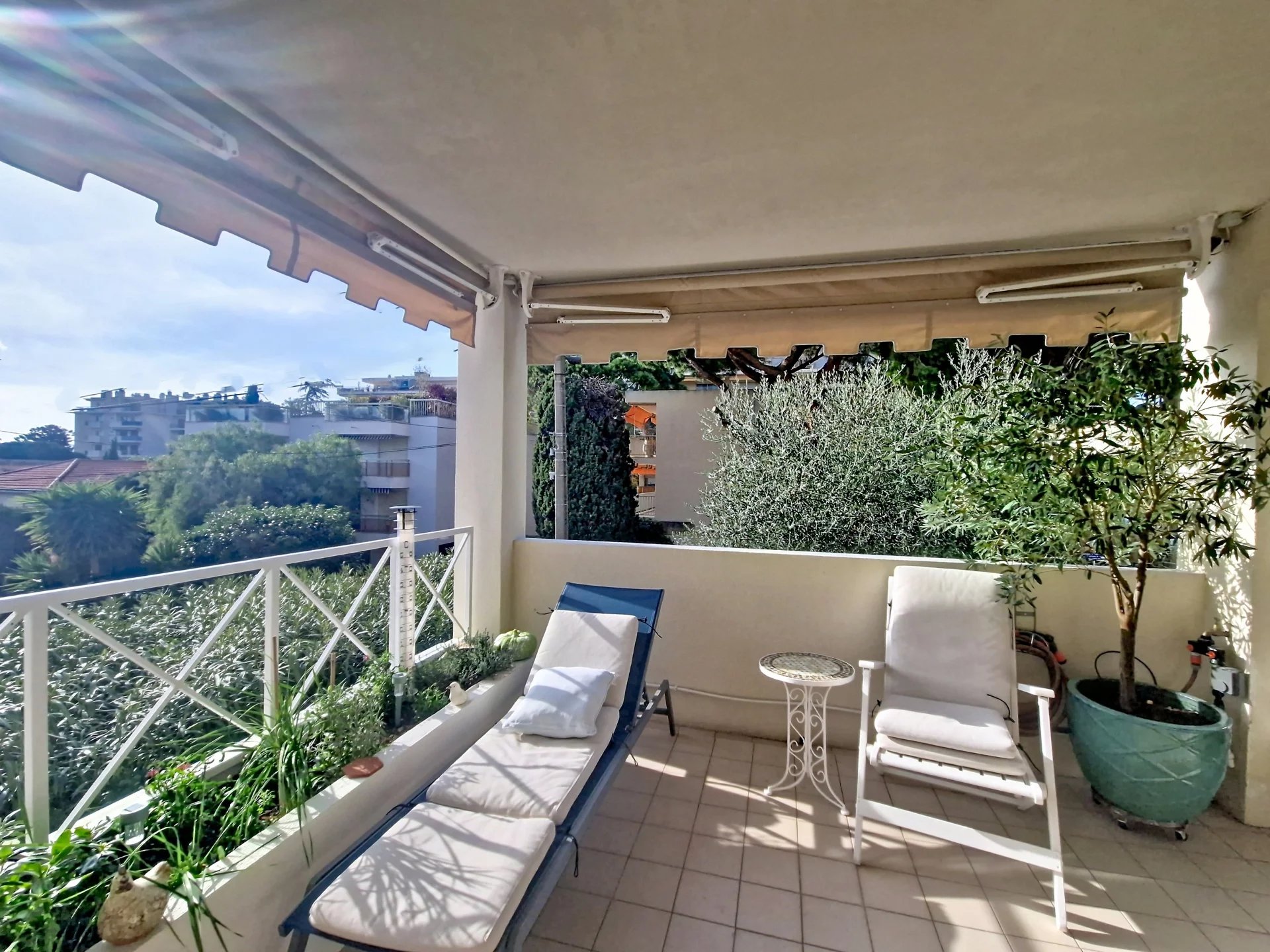 CANNES BASSE CALIFORNIE POOL TERRACE