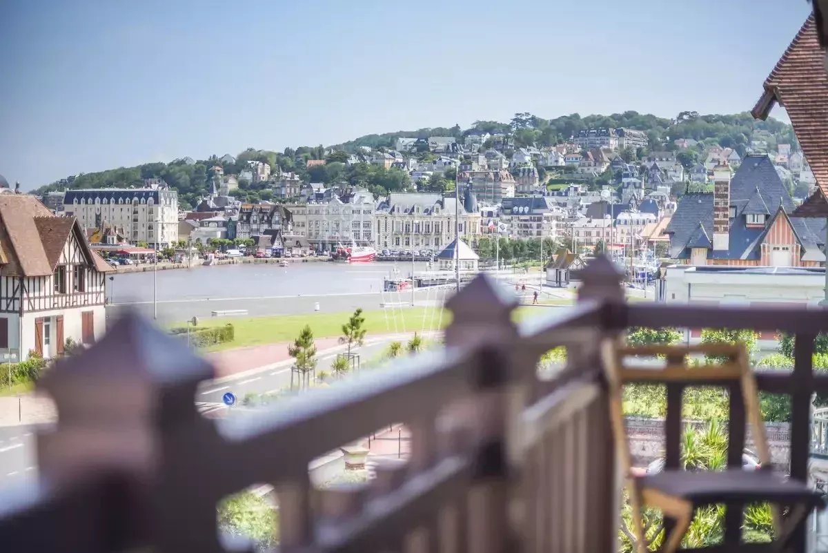 DEAUVILLE - VUE MER