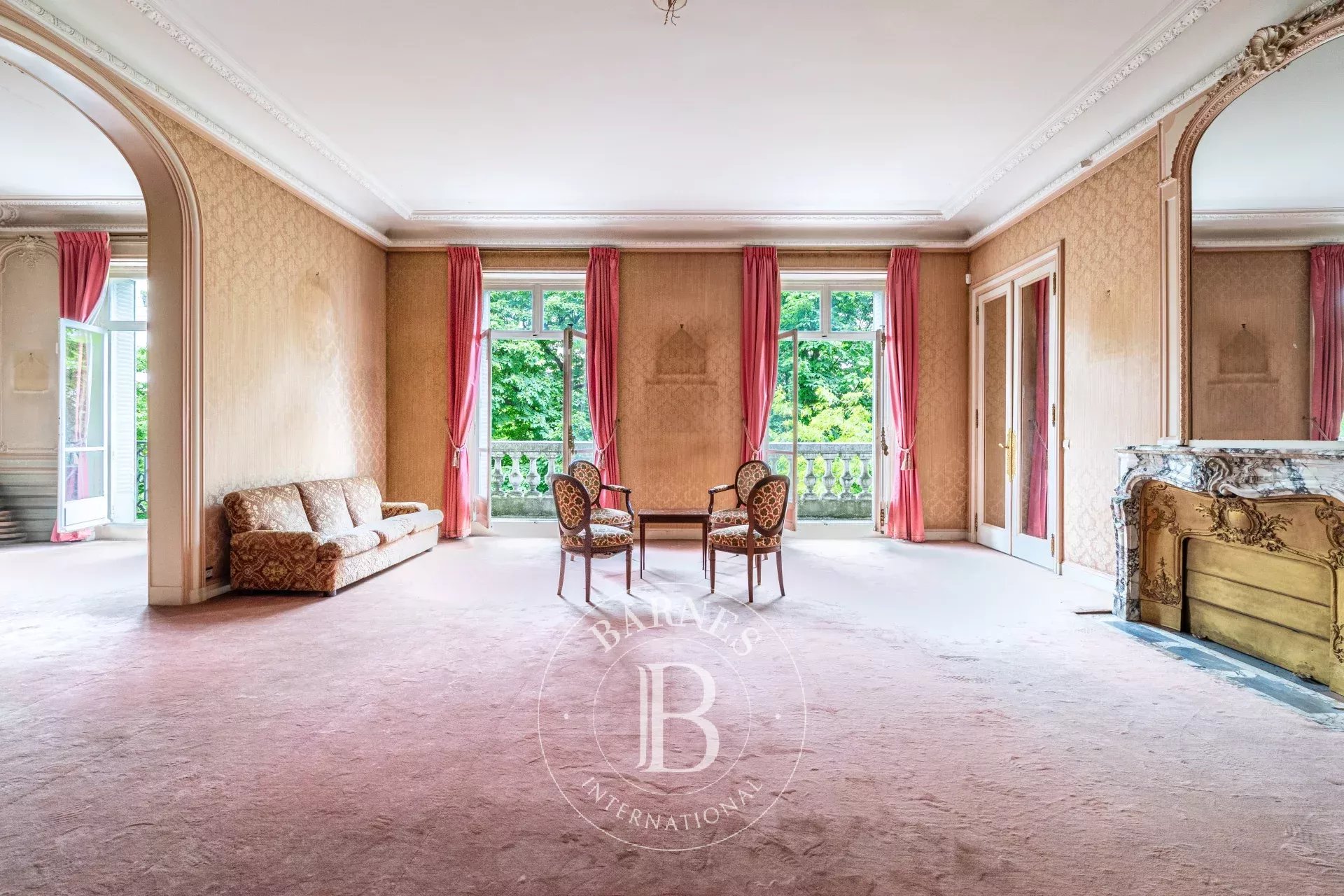 Sole agent - Paris 16 - Henri Martin - Exceptional apartment to renovate