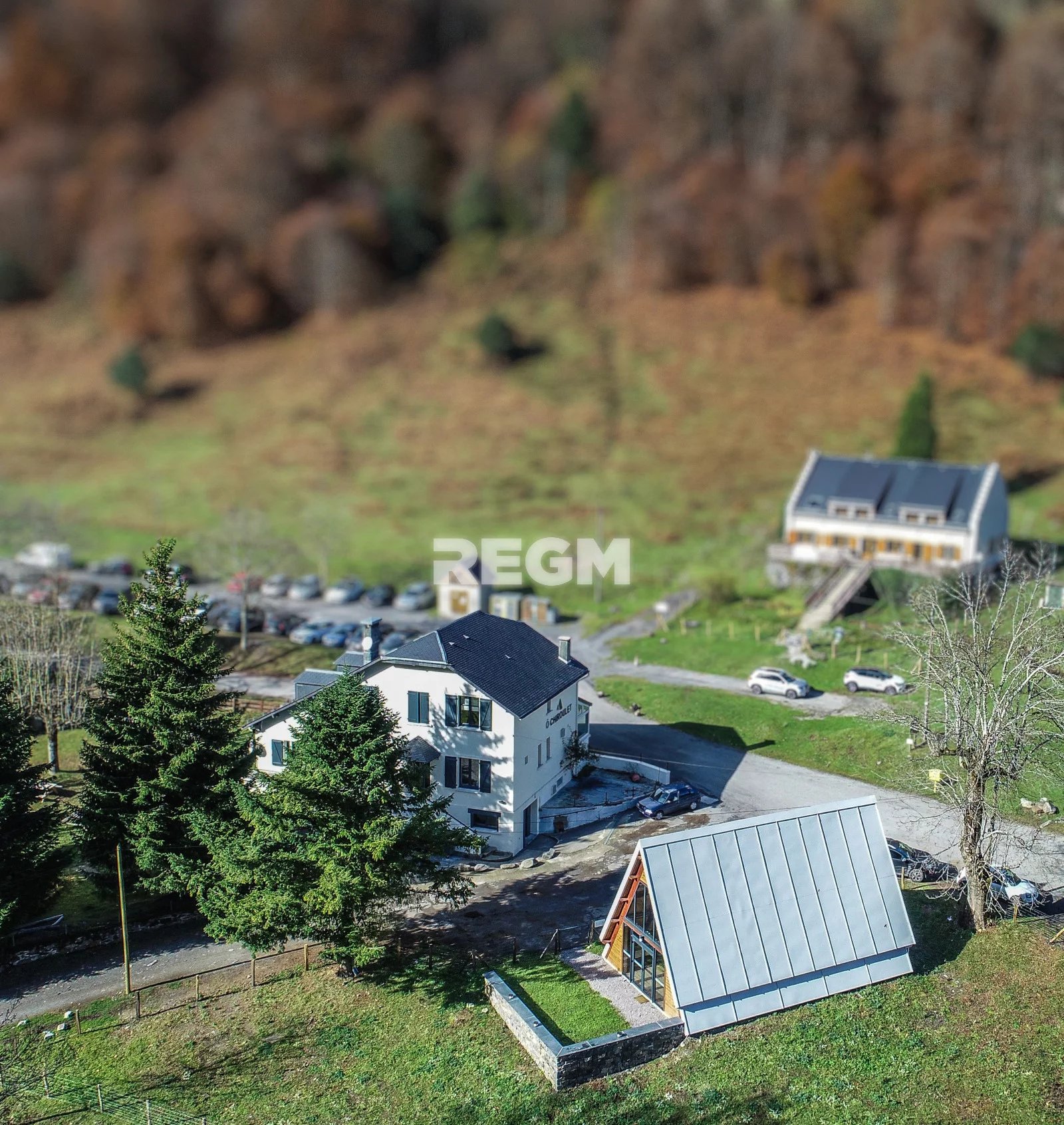 A Vendre Murs et Fonds  Dans les Pyrénées, au coeur de la nat