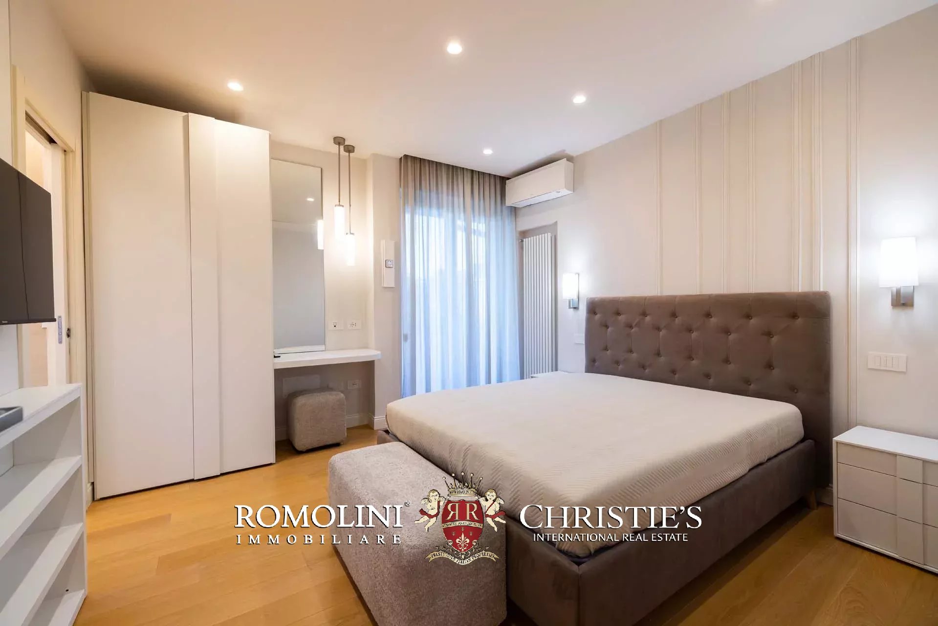 5 Bedroom Villa/Townhouse's Image 20