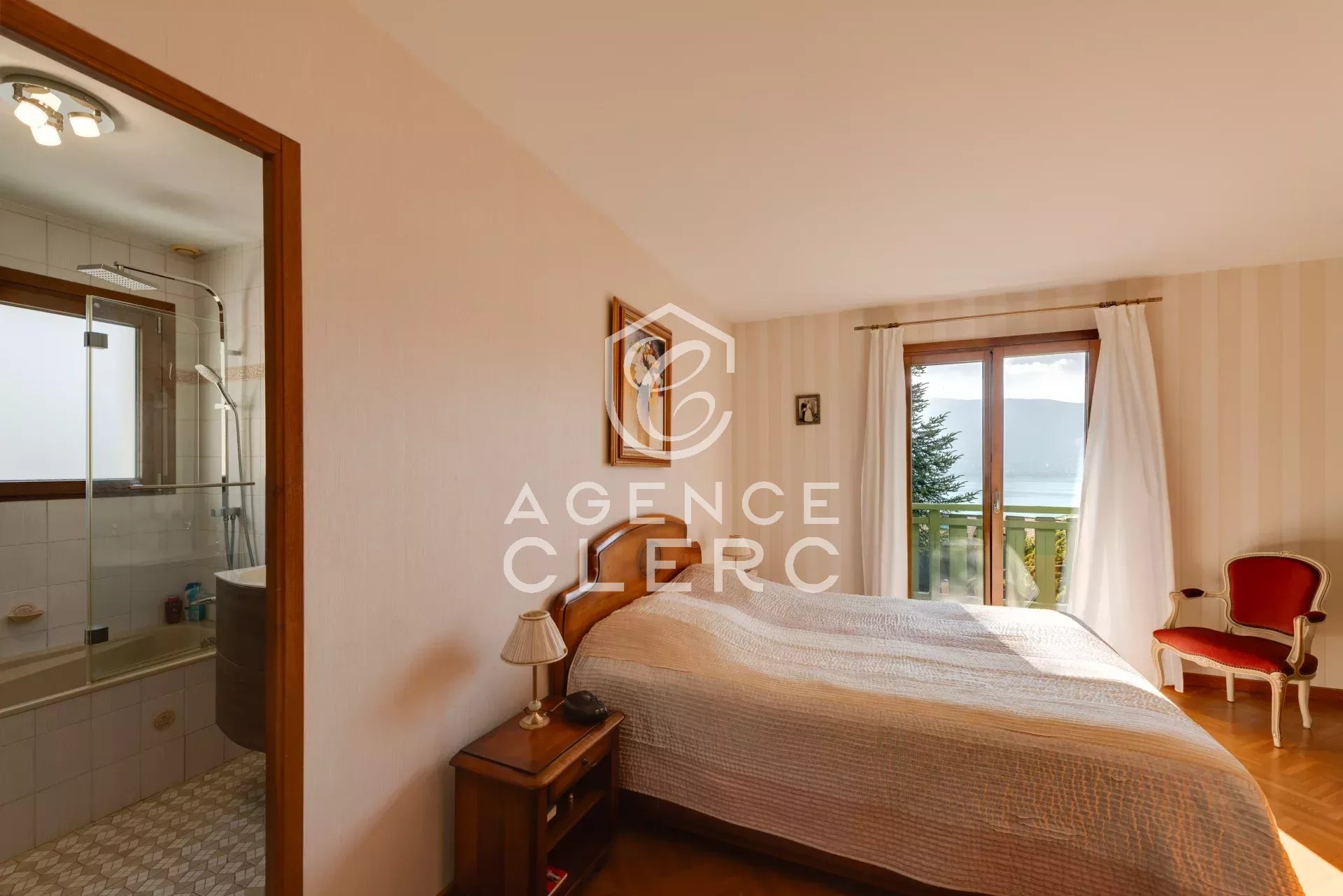 4 Bedroom Villa/Townhouse's Image 10