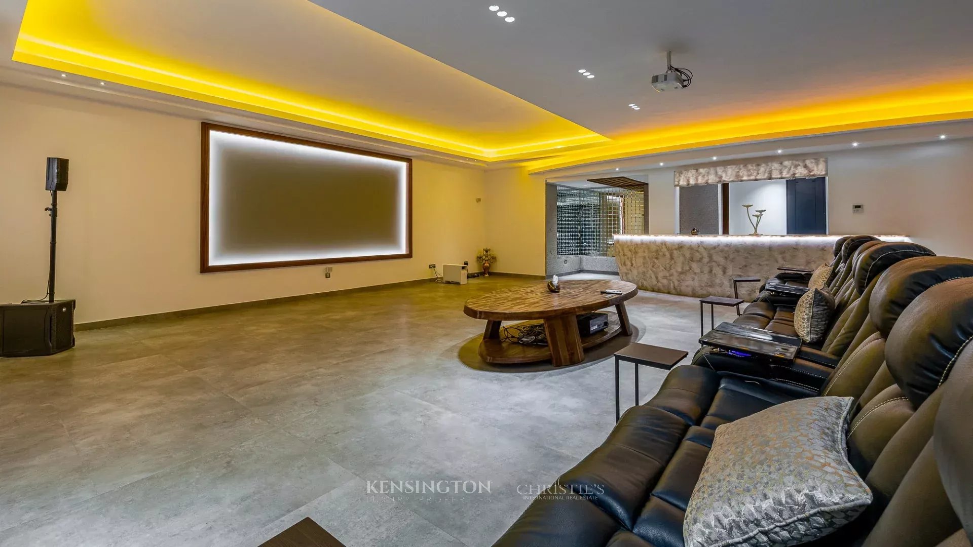 6 Bedroom Villa/Townhouse's Image 39