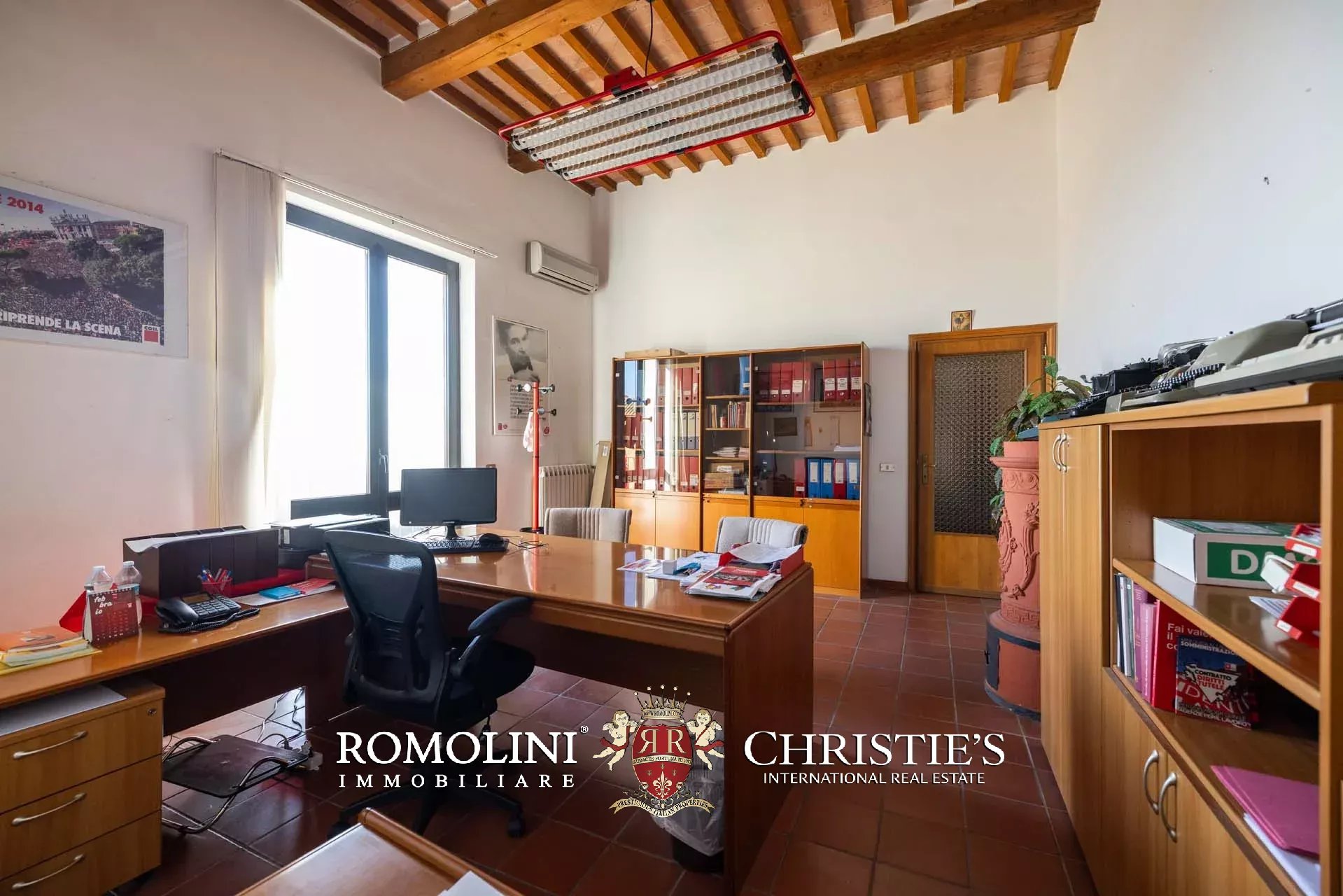 8 Bedroom Villa/Townhouse's Image 26