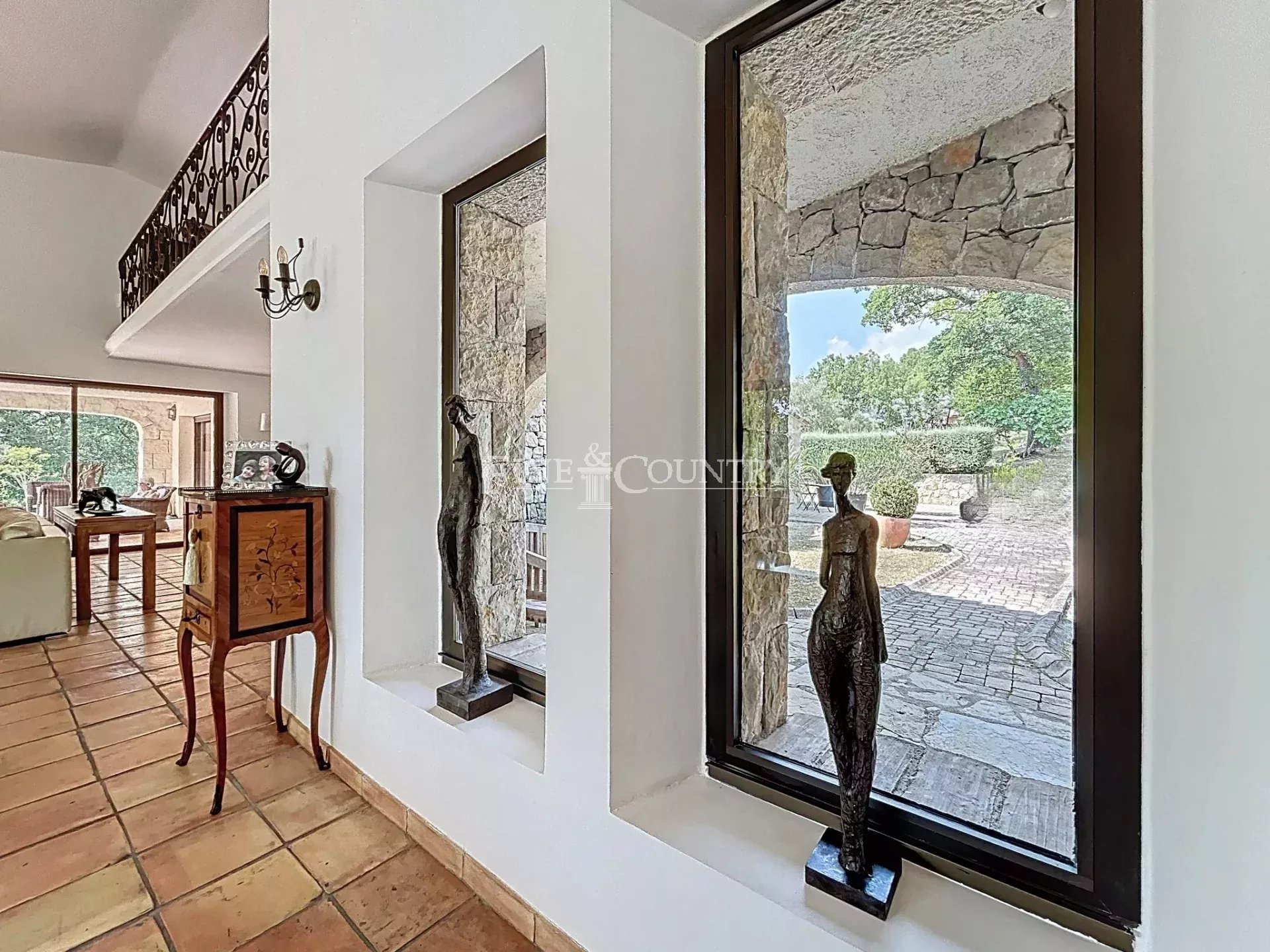 Photo of Stonevilla for sale in Fayence with swimming pool and great views