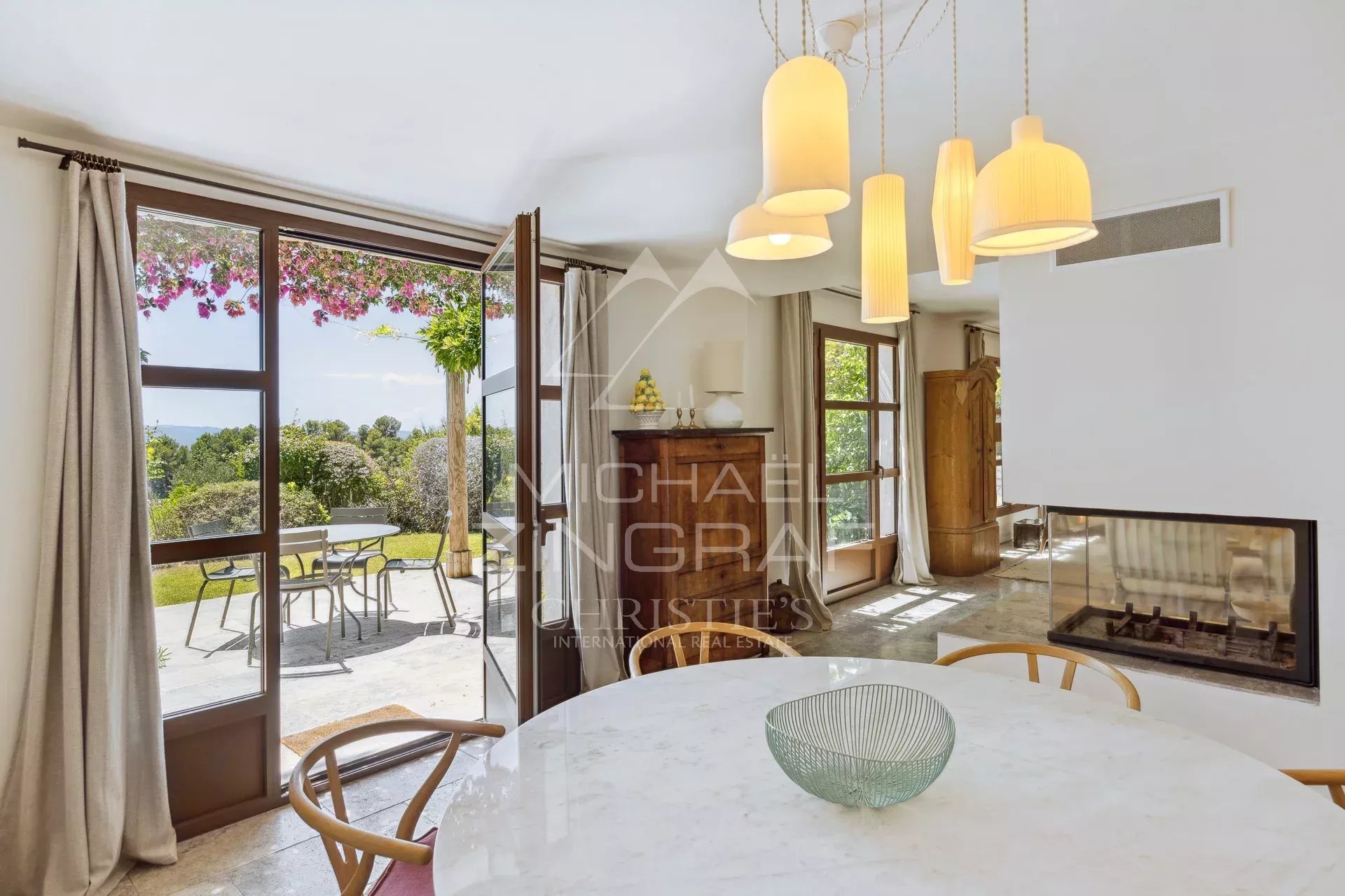 5 Bedroom Villa/Townhouse's Image 4