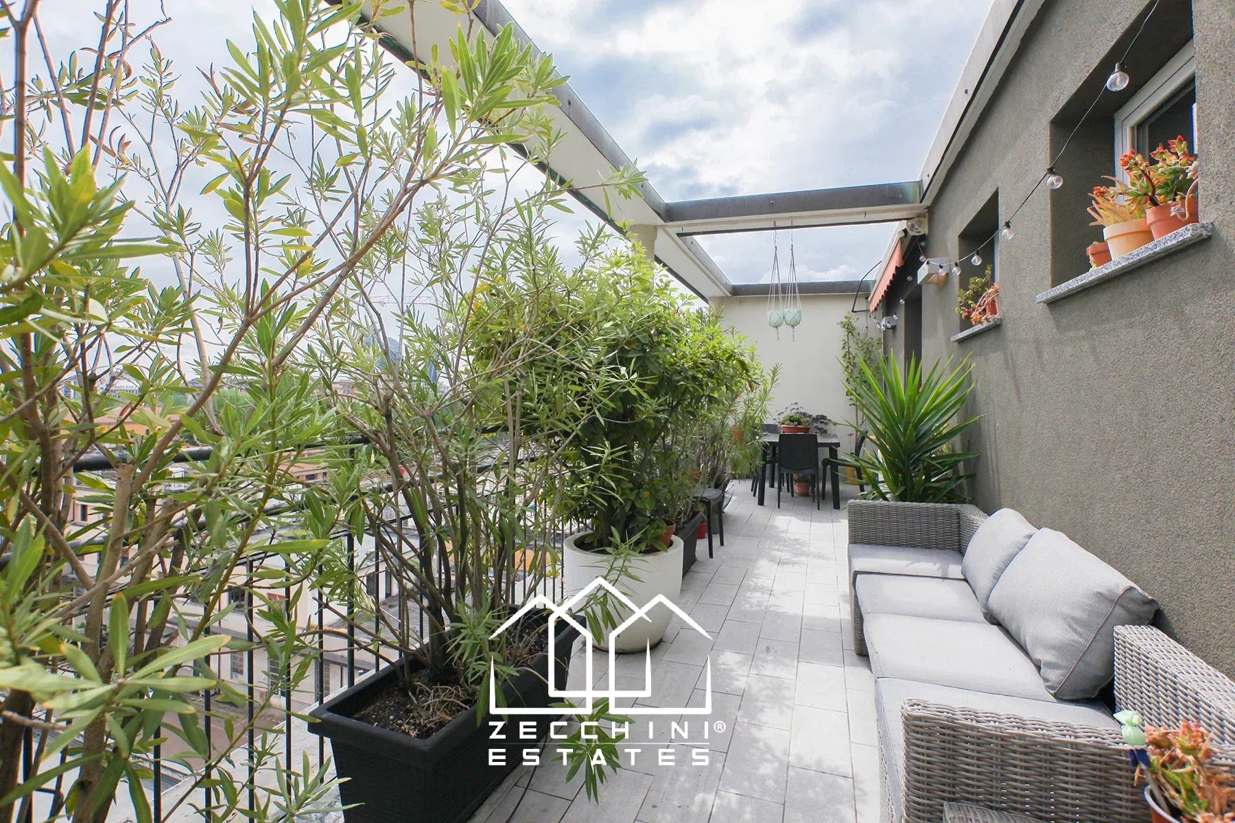 Pleasant one-bedroom with large terrace.