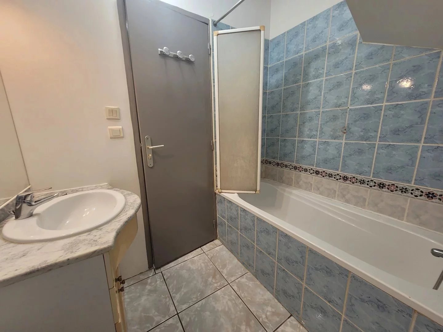 Rental Apartment Puy-l'Évêque