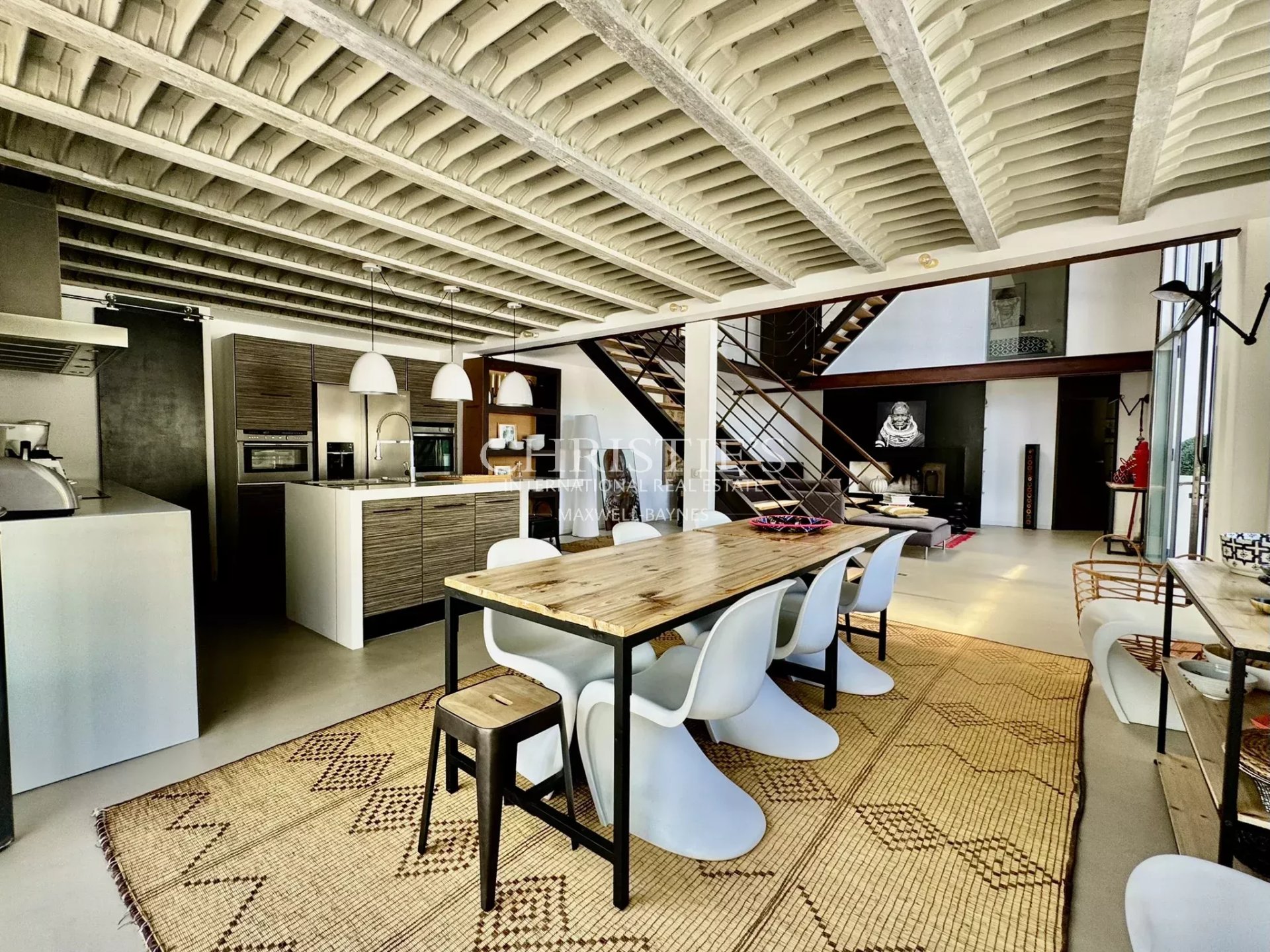 4 Bedroom Villa/Townhouse's Image 3
