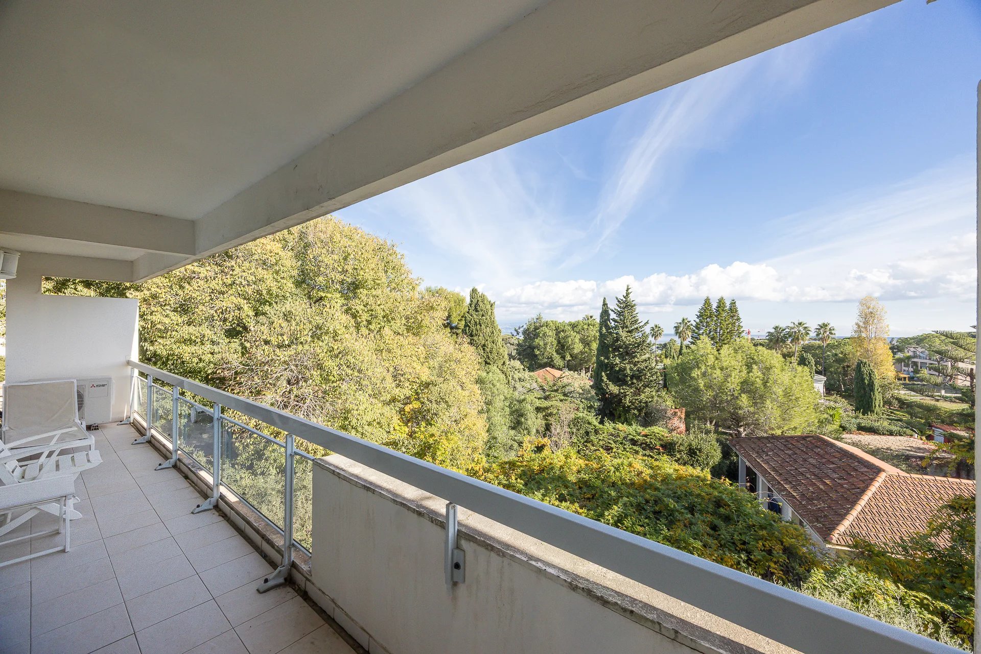 Élégant 3 pièces en étage élevé au cœur du Cap d’Antibes