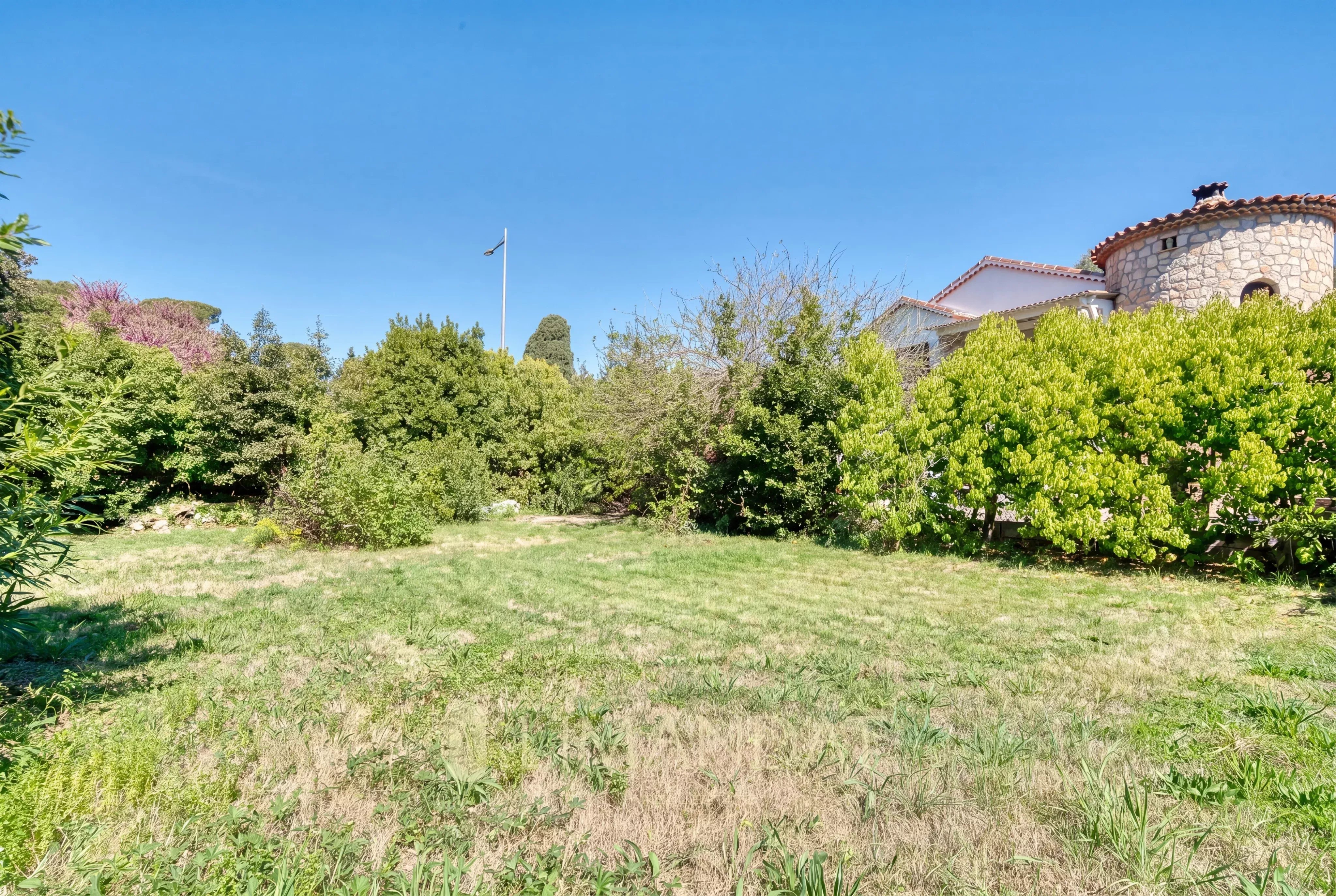 CANNES OXFORD - CHARMING VILLA + LAND CONSTRUCTIBLE