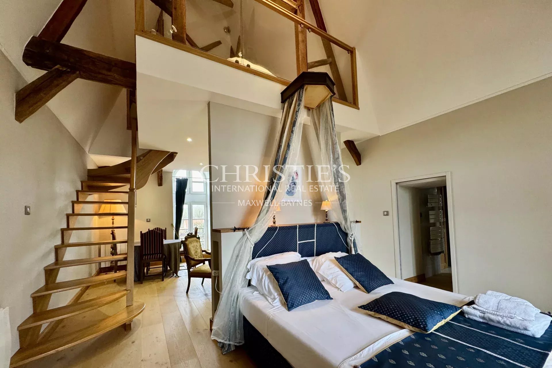 10 Bedroom Chateau's Image 34