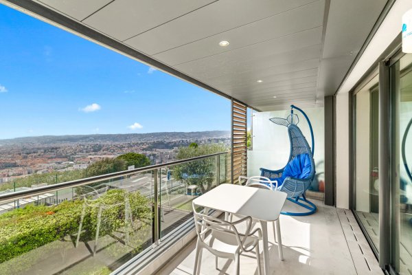 2-Bedroom Apartment in Nice — photo 3