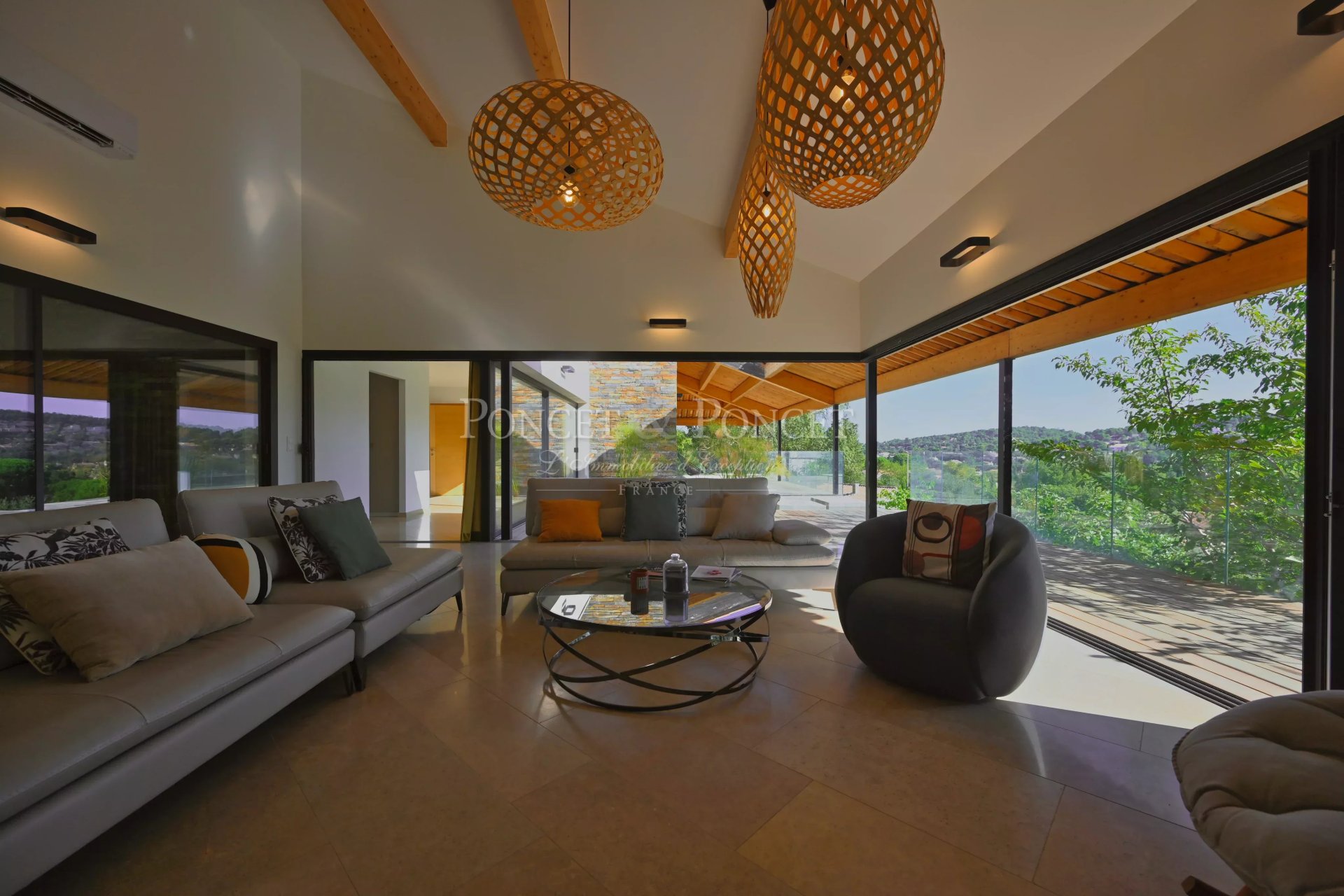 6 Bedroom Villa/Townhouse's Image 5