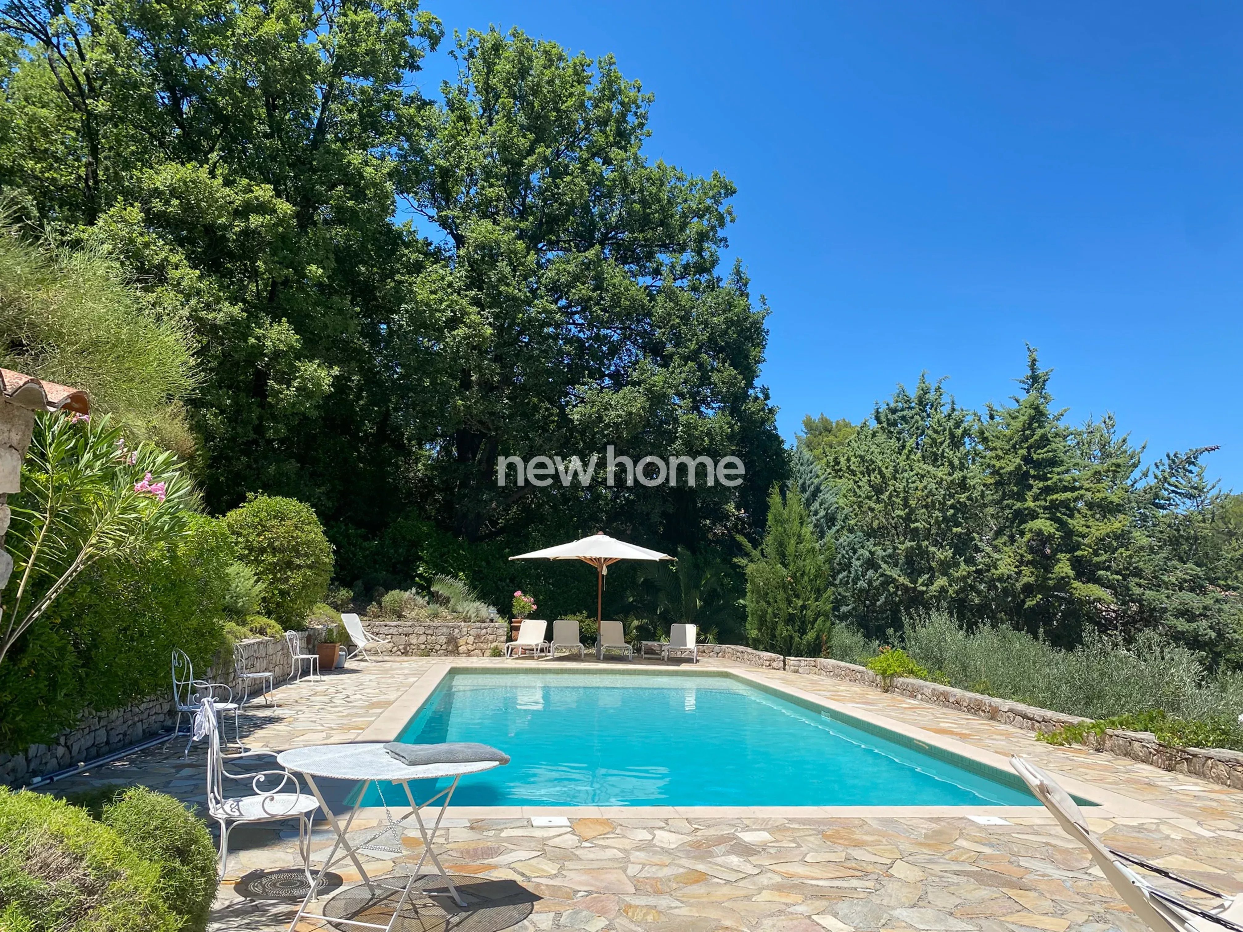 Superbe bastide ancienne en pierre près du charmant village de Flayosc