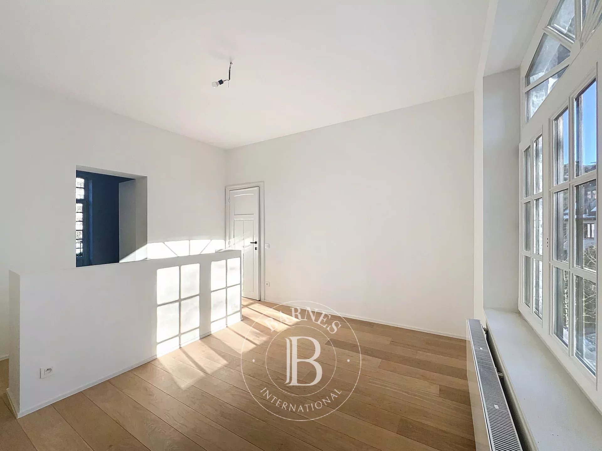 Beautiful house with 3 facades, completely renovated