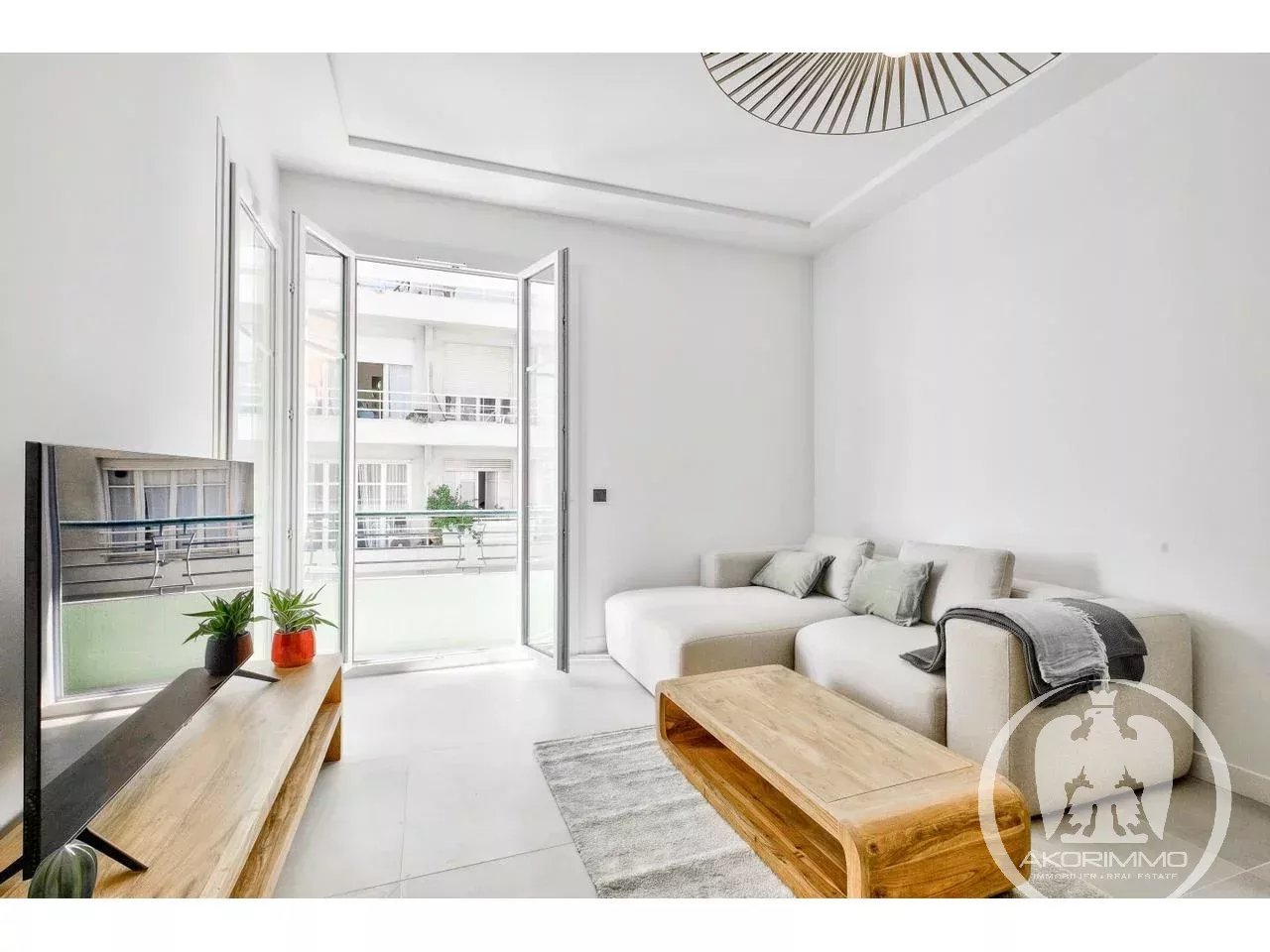 Nice - Promenade des Anglais - Beautifully Renovated 65 sqm 2 Bedroom Apartment with Sea View