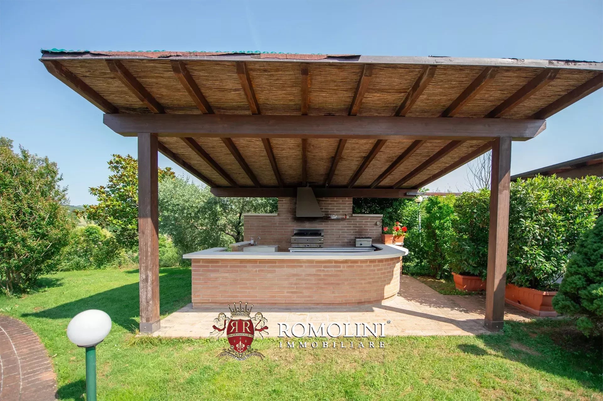 6 Bedroom Villa/Townhouse's Image 16