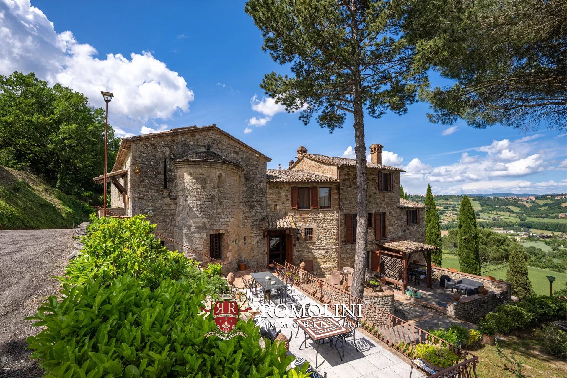 8 Bedroom Villa/Townhouse's Image 5
