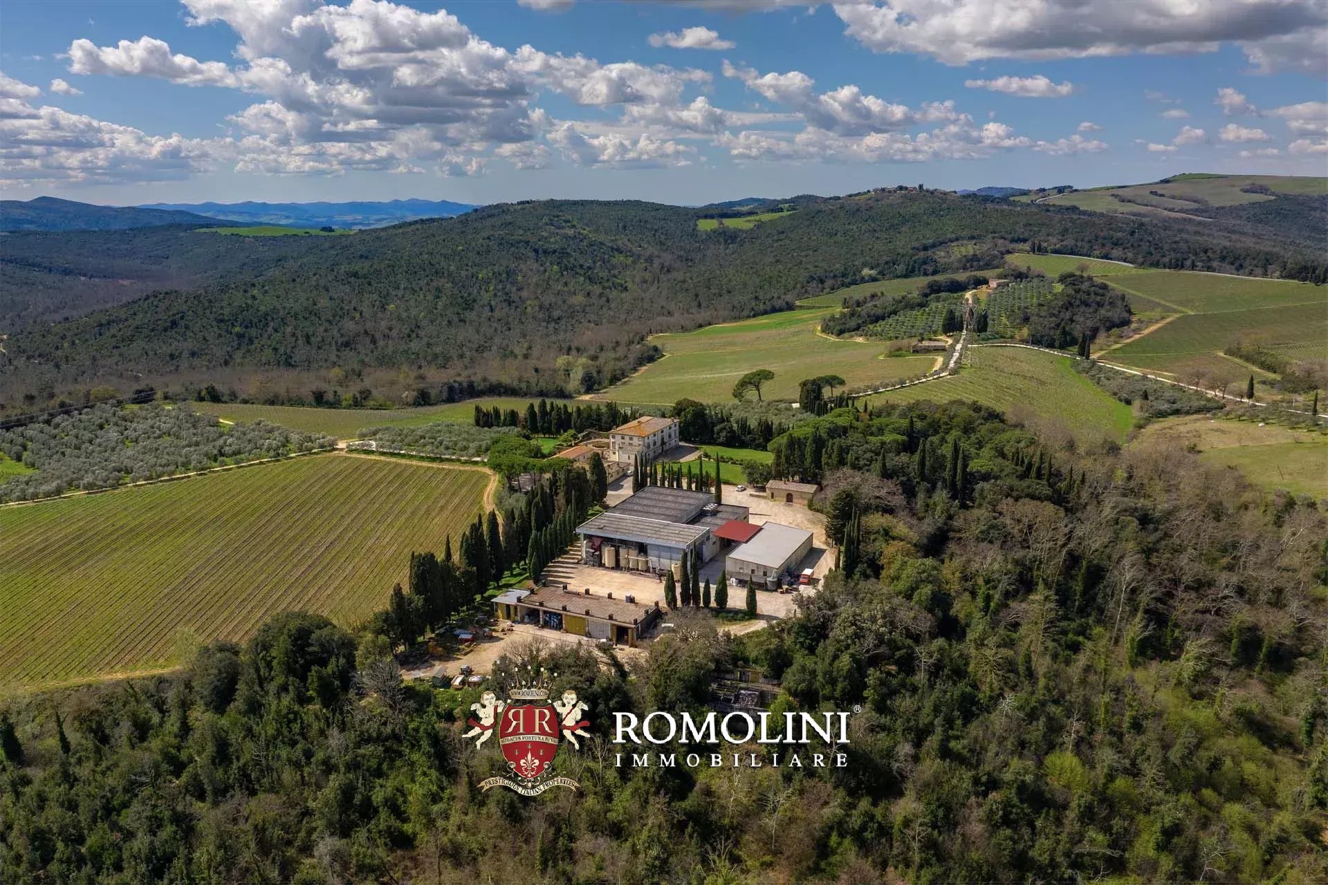 35 Bedroom Vineyard's Image 7