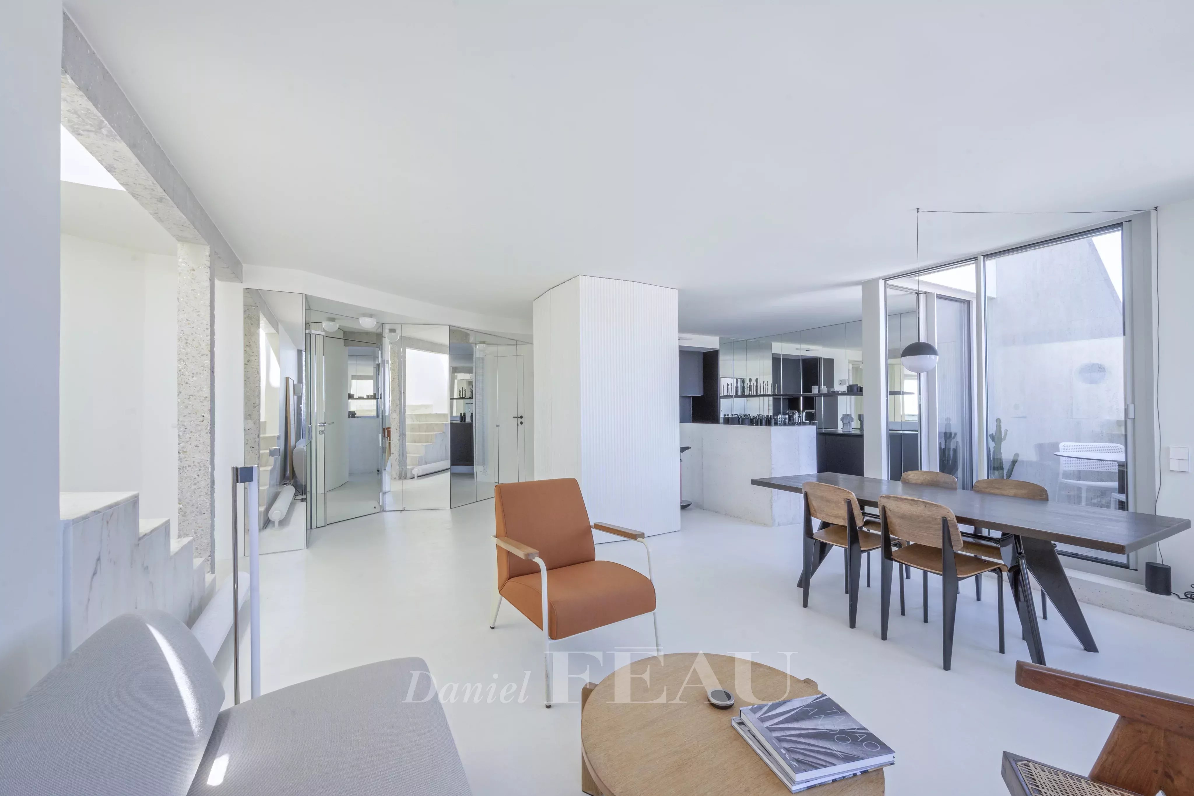 Sale Apartment Paris 17th