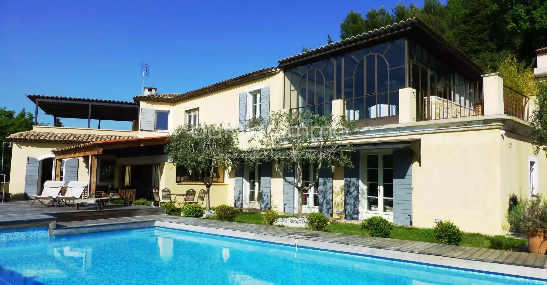 Agence immobilière de 