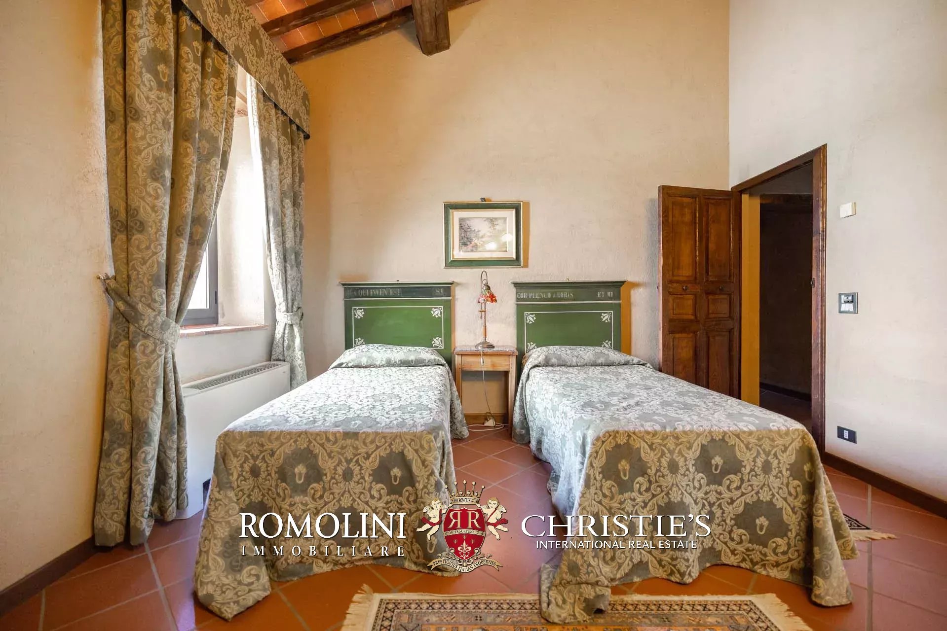 10 Bedroom Villa/Townhouse's Image 63