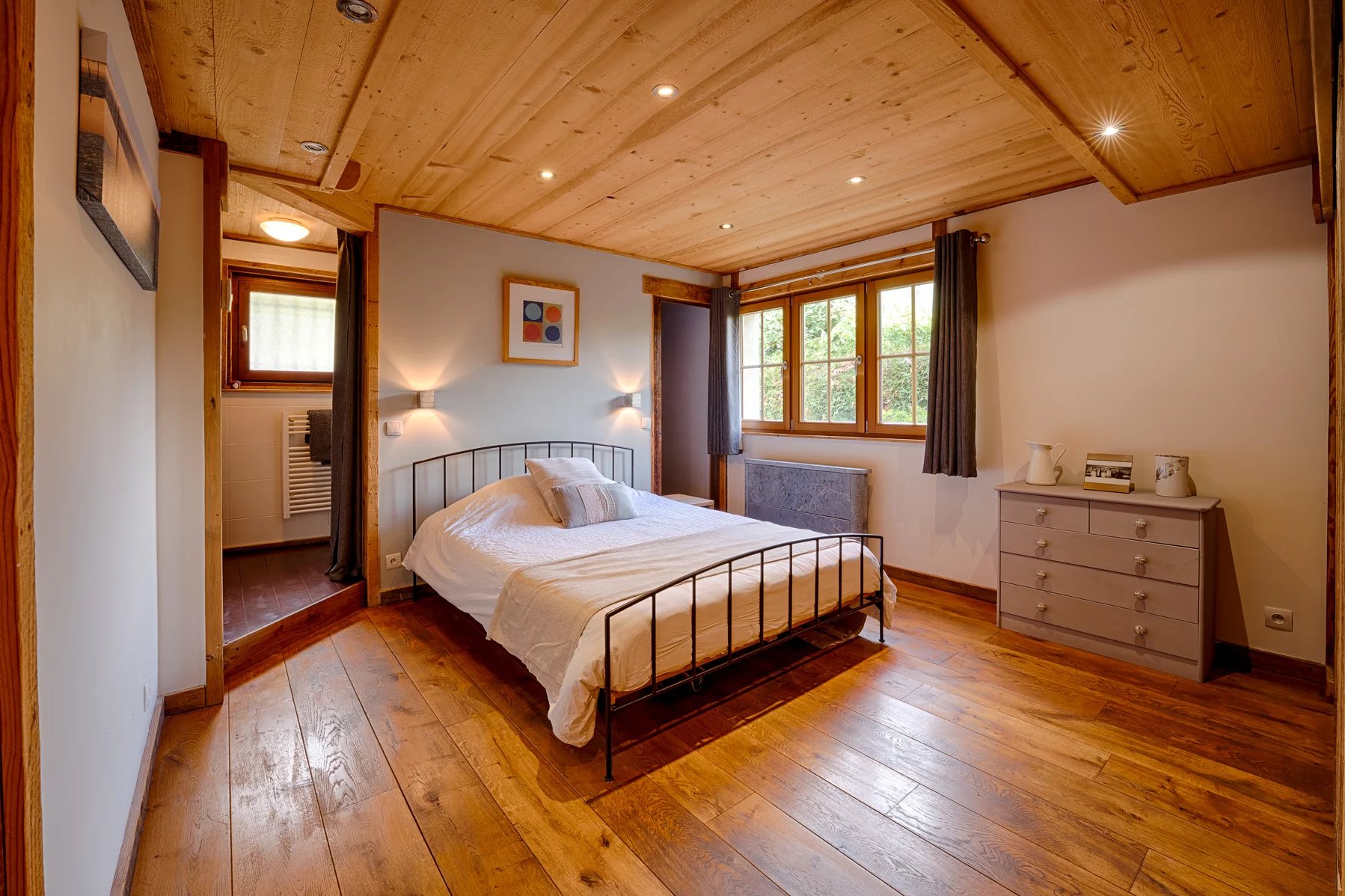 Photo of LES BOSSONS - A large, 4-bedroom chalet with independent apartment in les Bossons, Chamonix