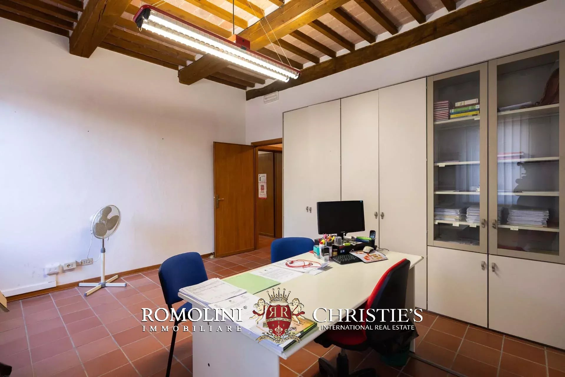 8 Bedroom Villa/Townhouse's Image 37