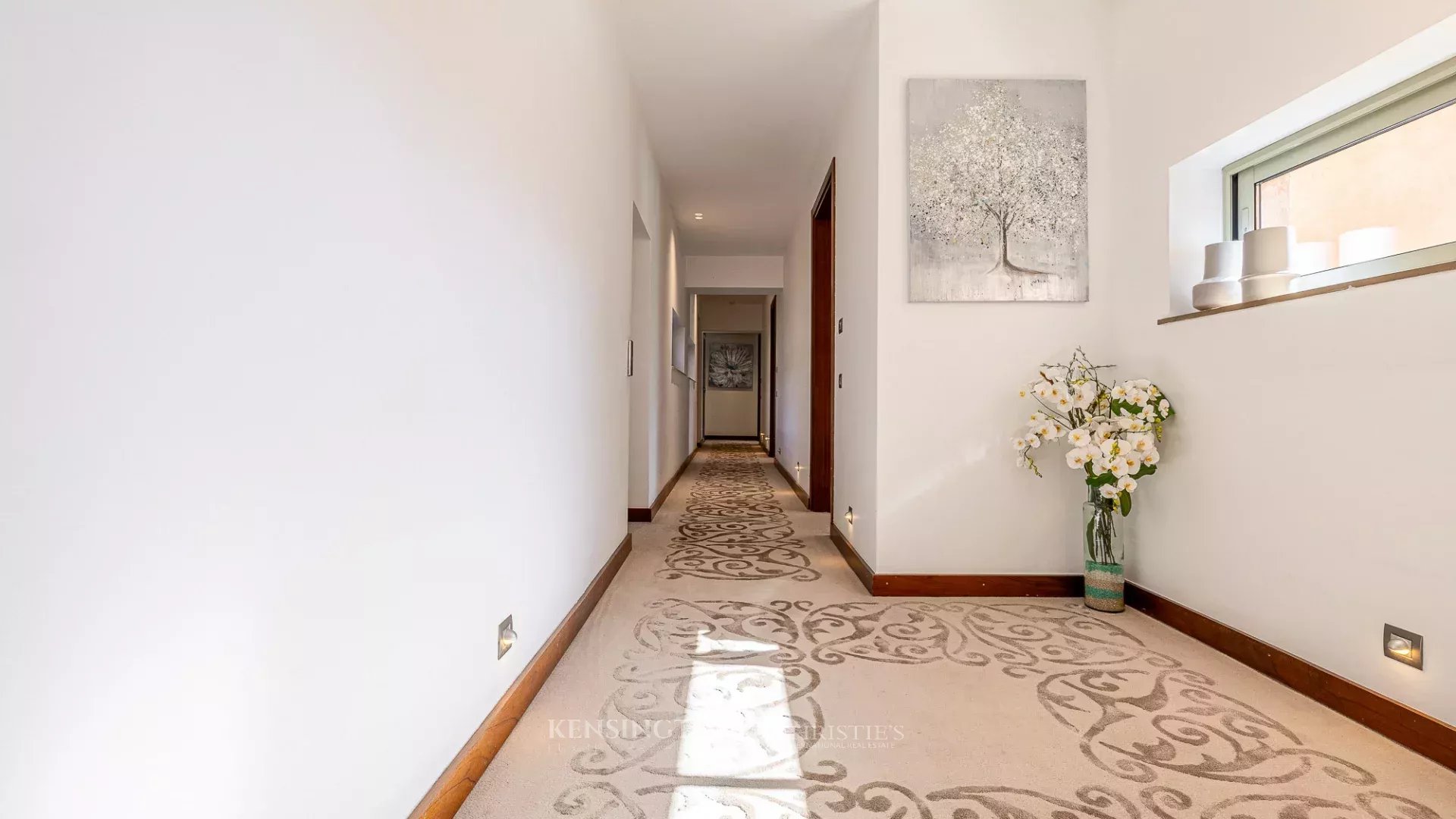 6 Bedroom Villa/Townhouse's Image 48
