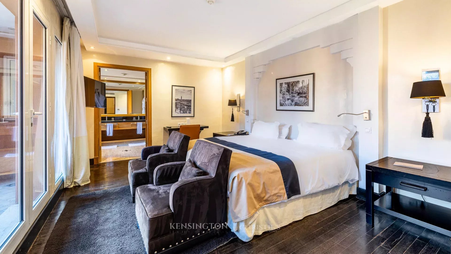 6 Bedroom Villa/Townhouse's Image 14