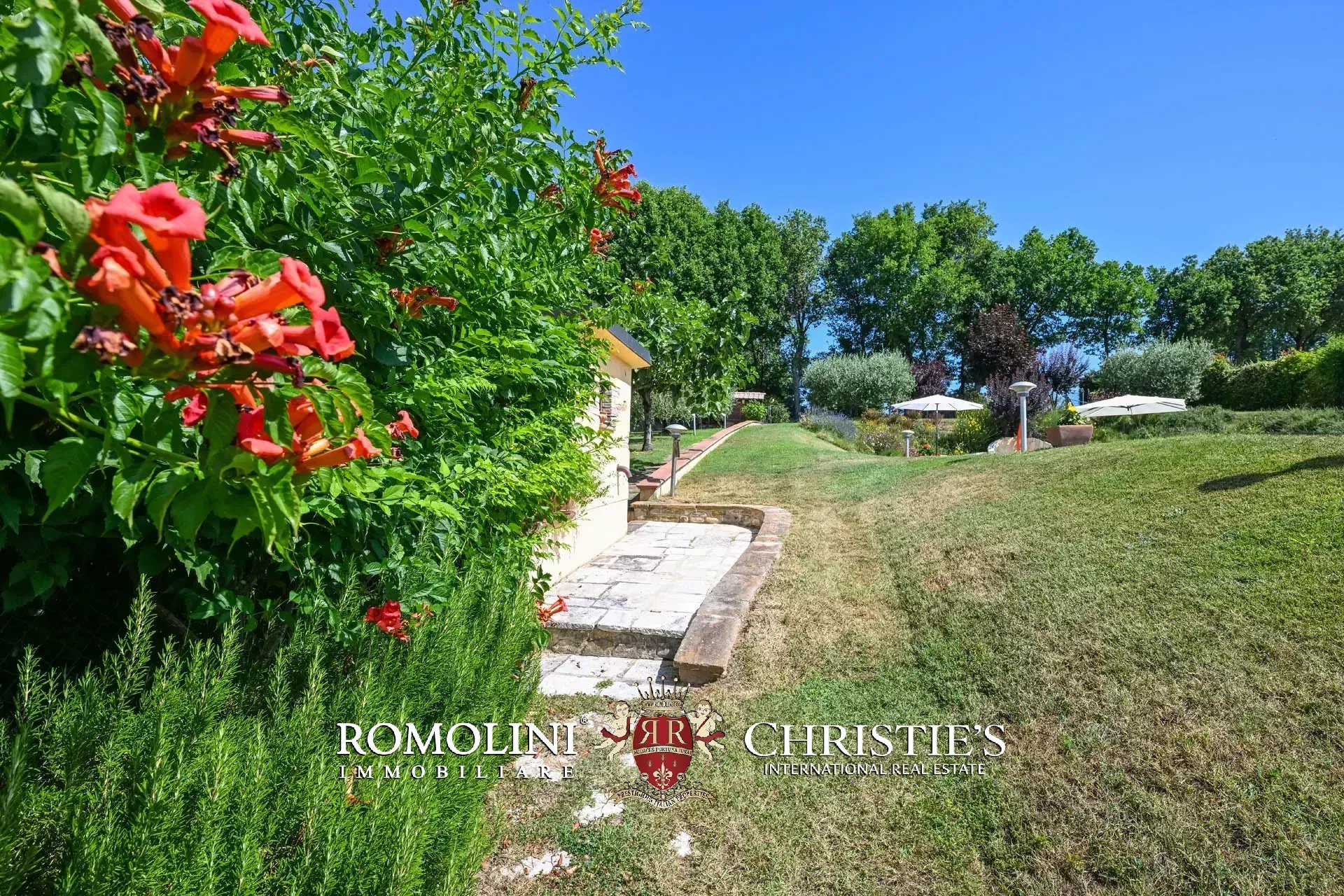 3 Bedroom Villa/Townhouse's Image 26