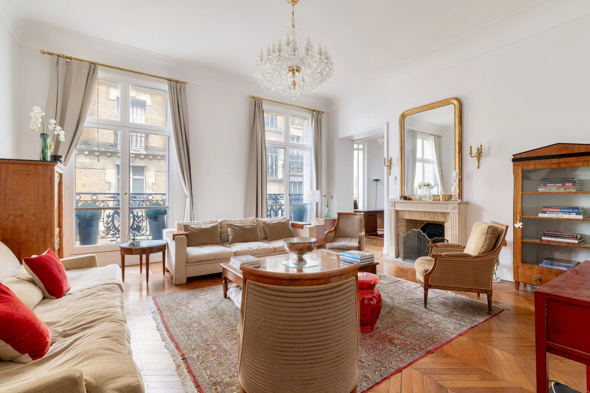 Très bel appartement classique avenue Foch