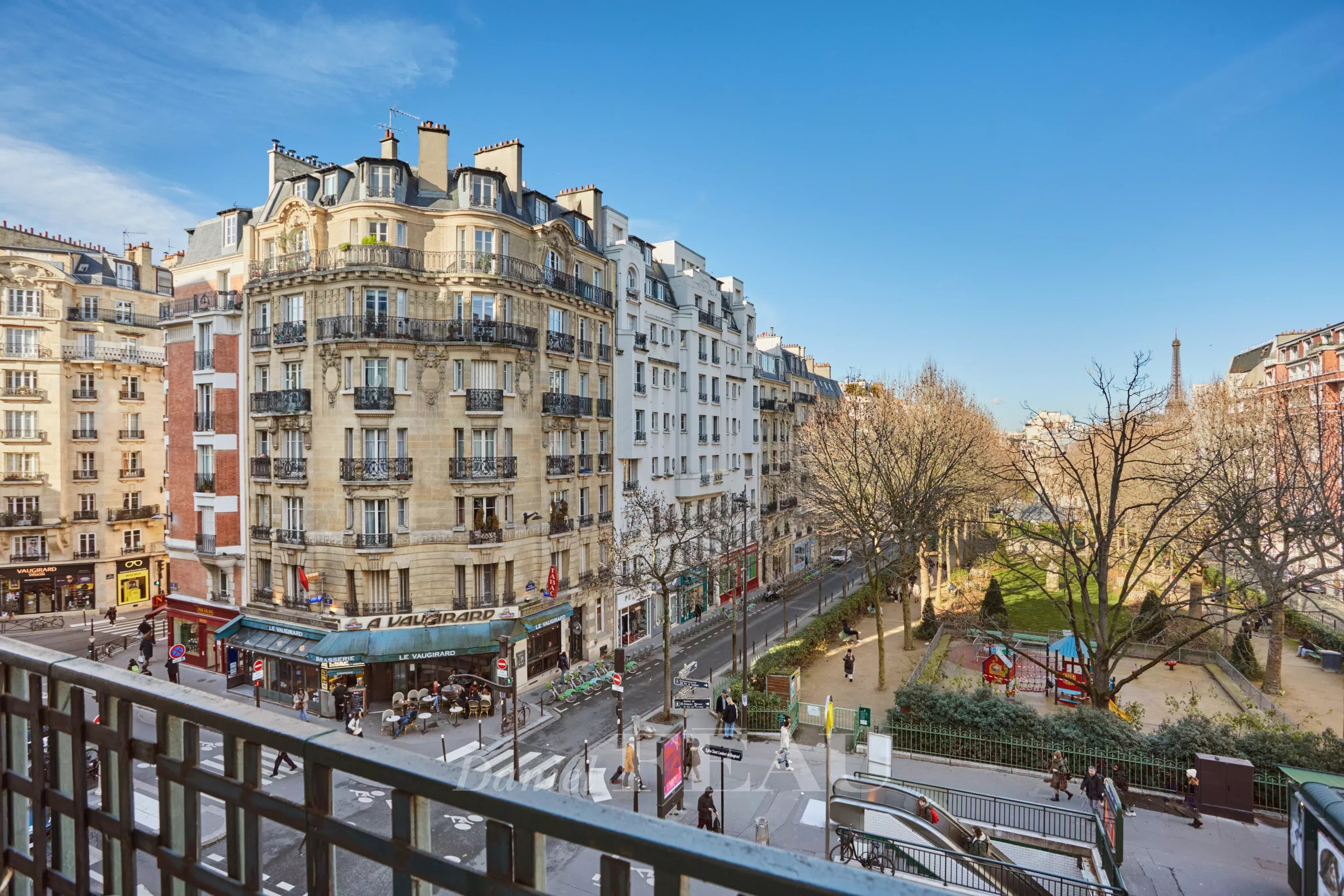 Sale Apartment Paris 15th