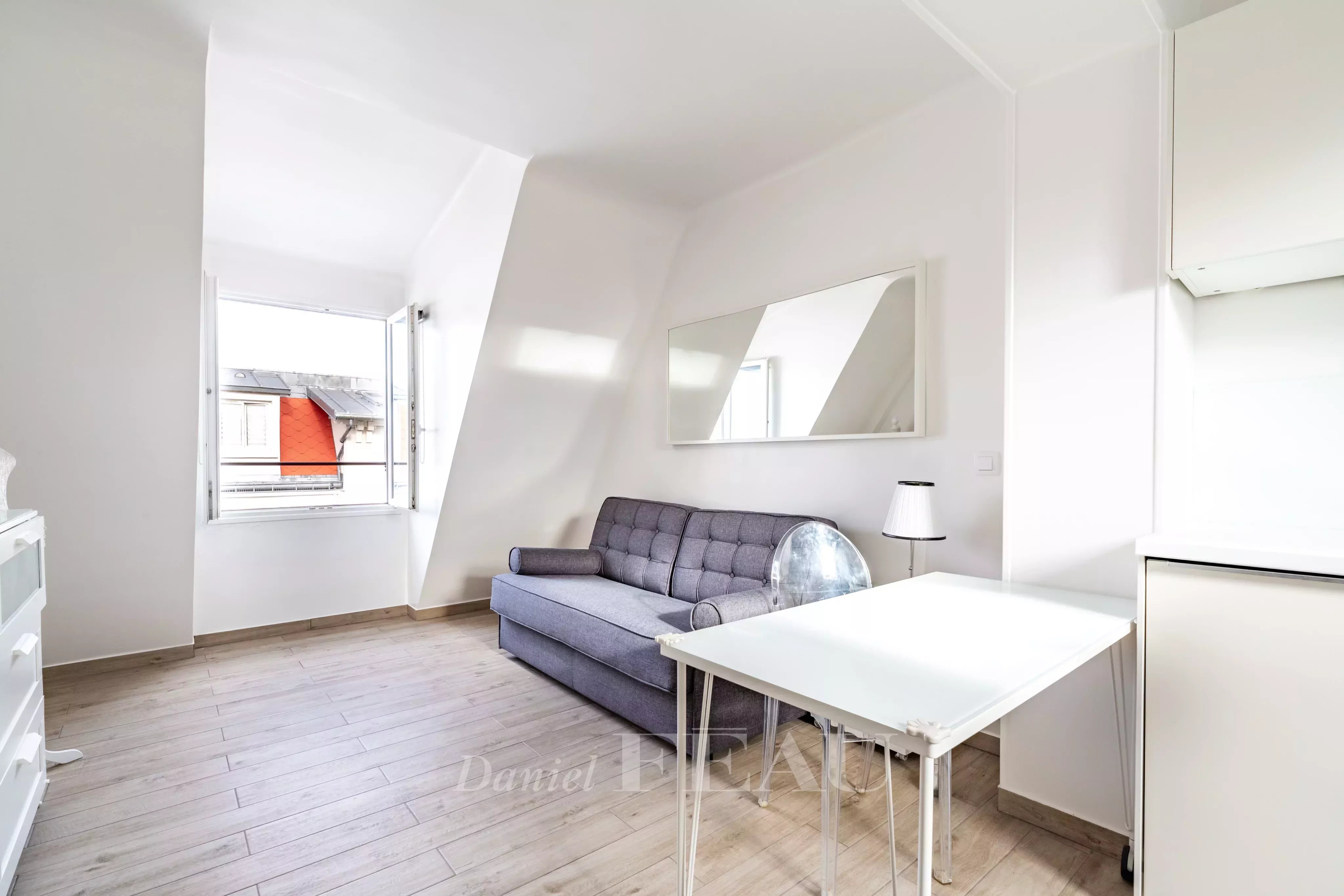 Paris 13th District – A bright and peaceful studio apartment