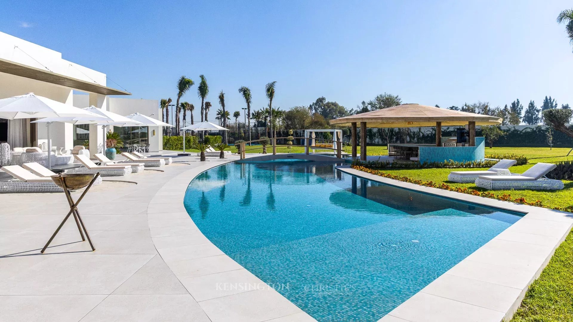 8 Bedroom Villa/Townhouse's Image 5